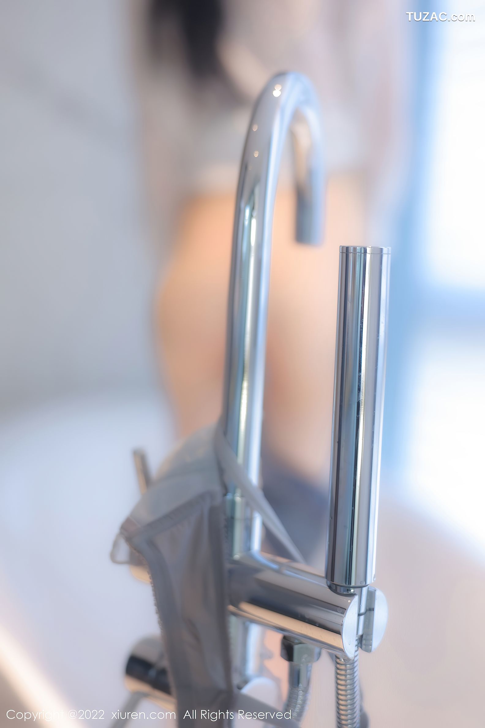 XiuRen-No.5909-77qiqi-私房浴室性感白T露浅蓝色蕾丝内衣