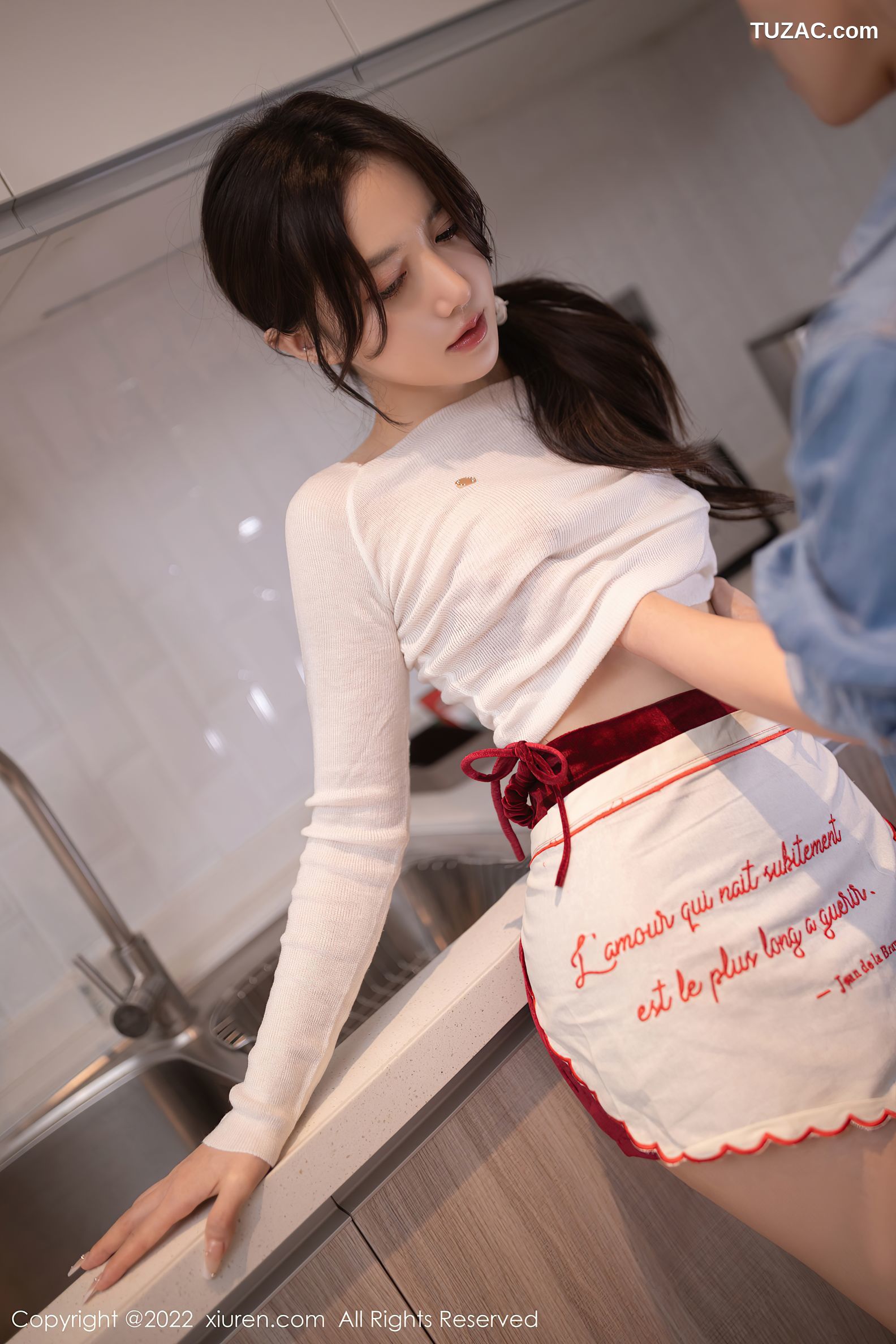 XiuRen-No.5913-鱼子酱-白色轻透上衣性感红短裙蕾丝内衣