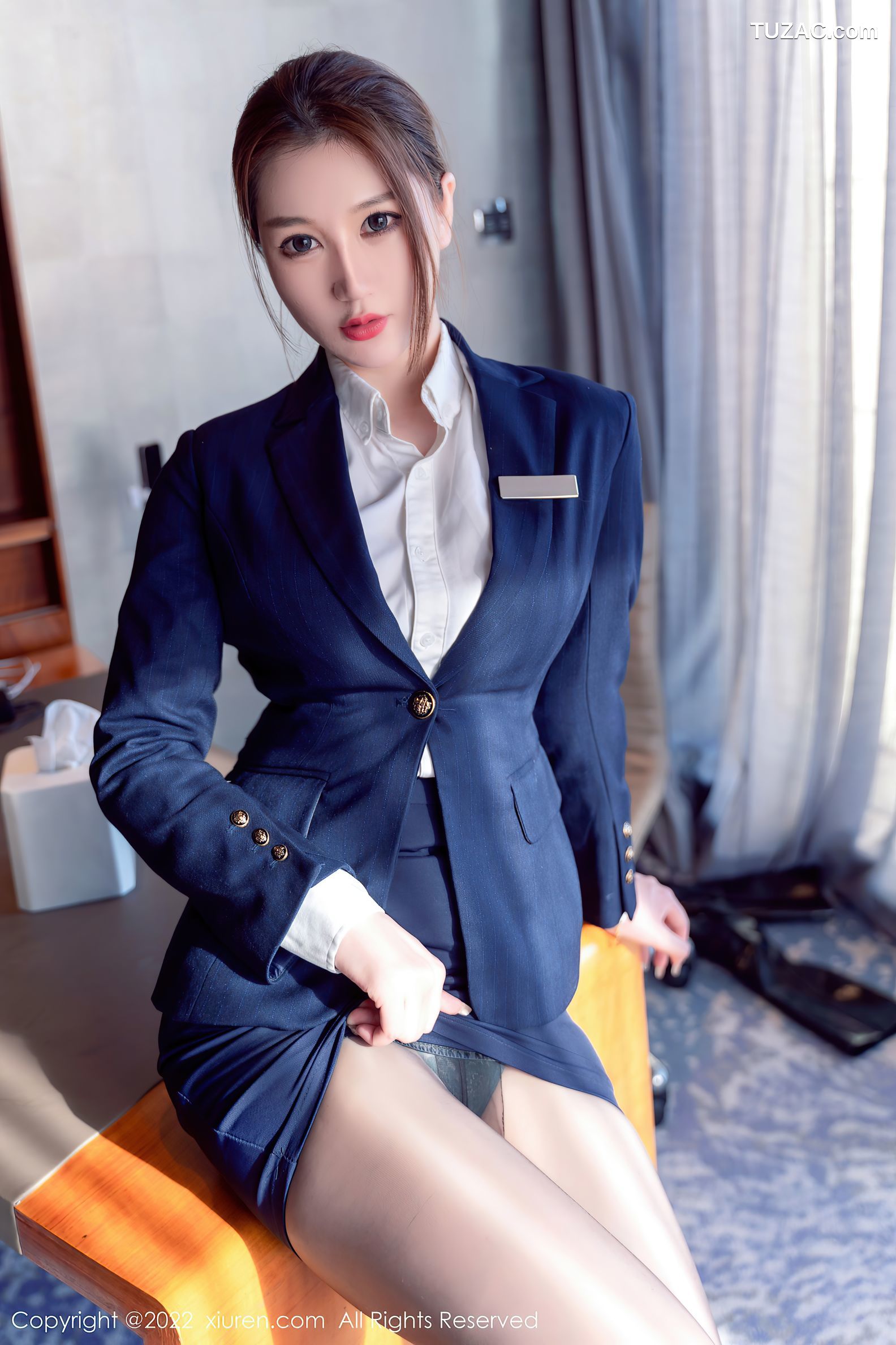 XiuRen-No.5918-顾乔楠-蓝色制服性感内衣超薄无内黑丝