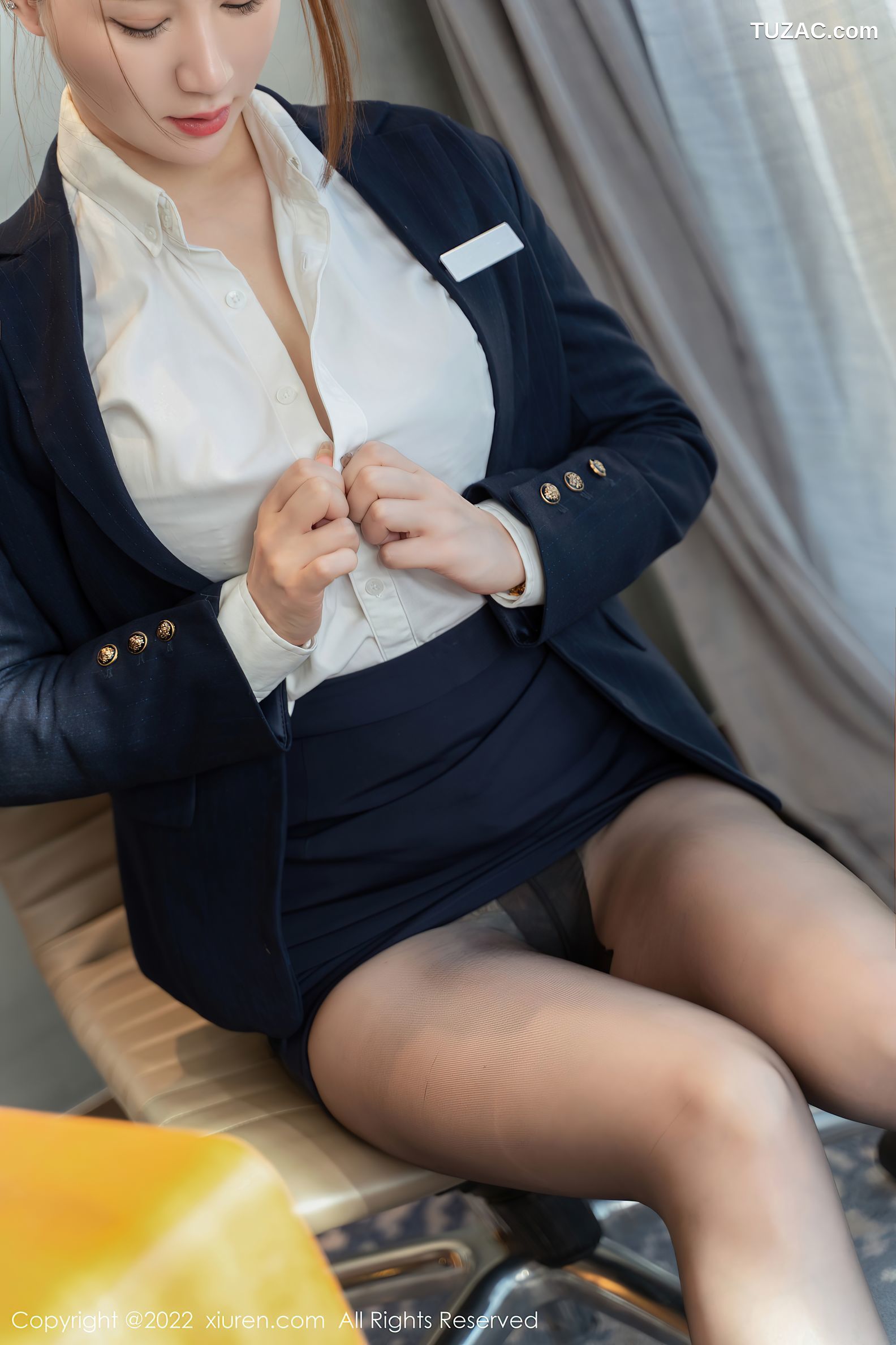 XiuRen-No.5918-顾乔楠-蓝色制服性感内衣超薄无内黑丝