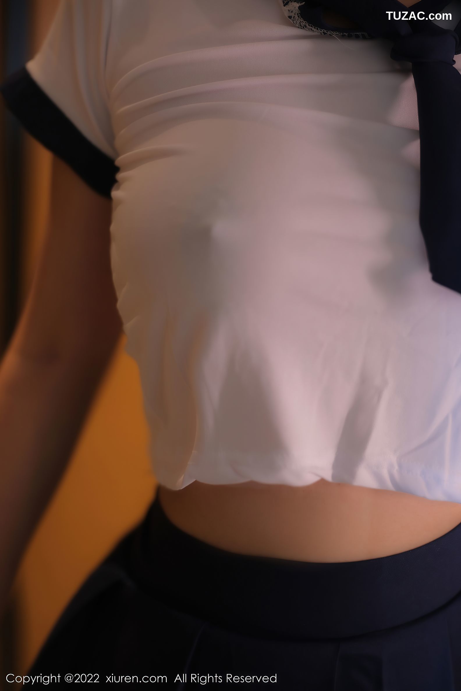 XiuRen-No.5925-夏沫沫-学生制服蓝短裙超薄开档黑丝