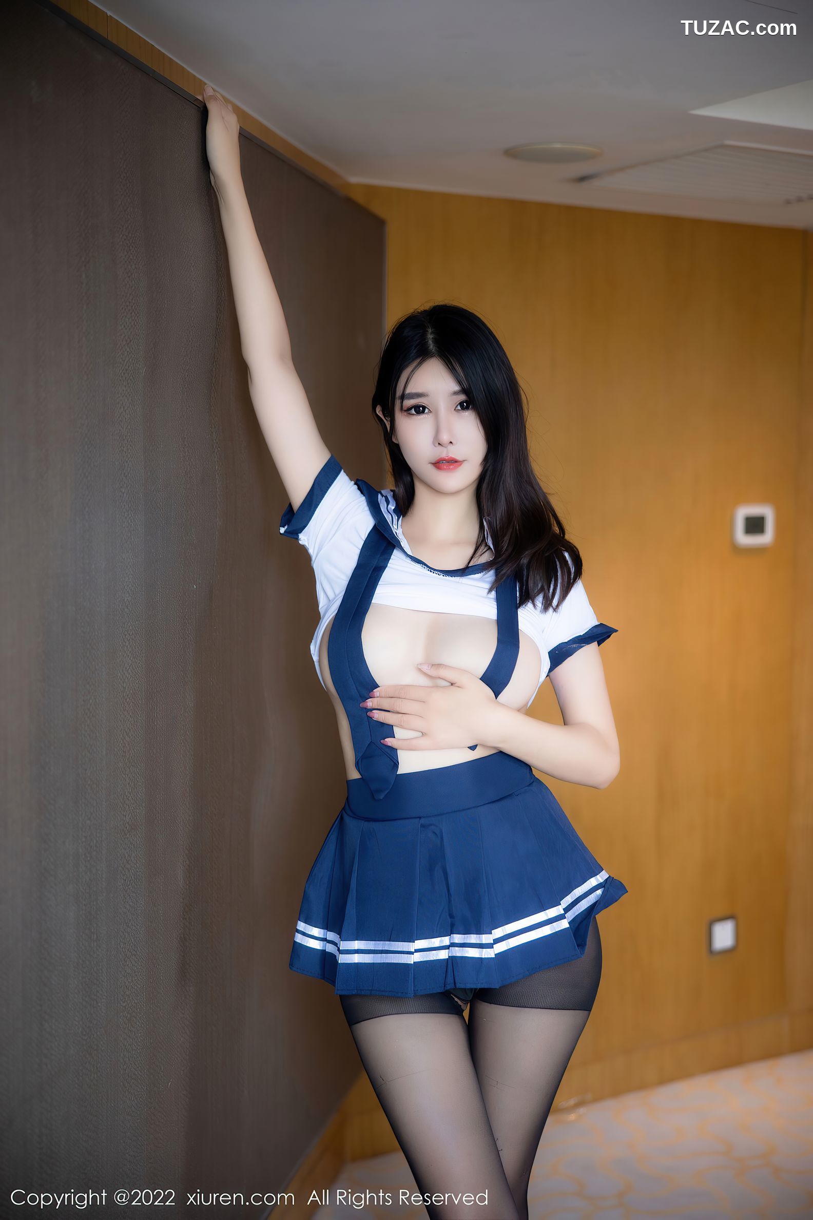 XiuRen-No.5925-夏沫沫-学生制服蓝短裙超薄开档黑丝