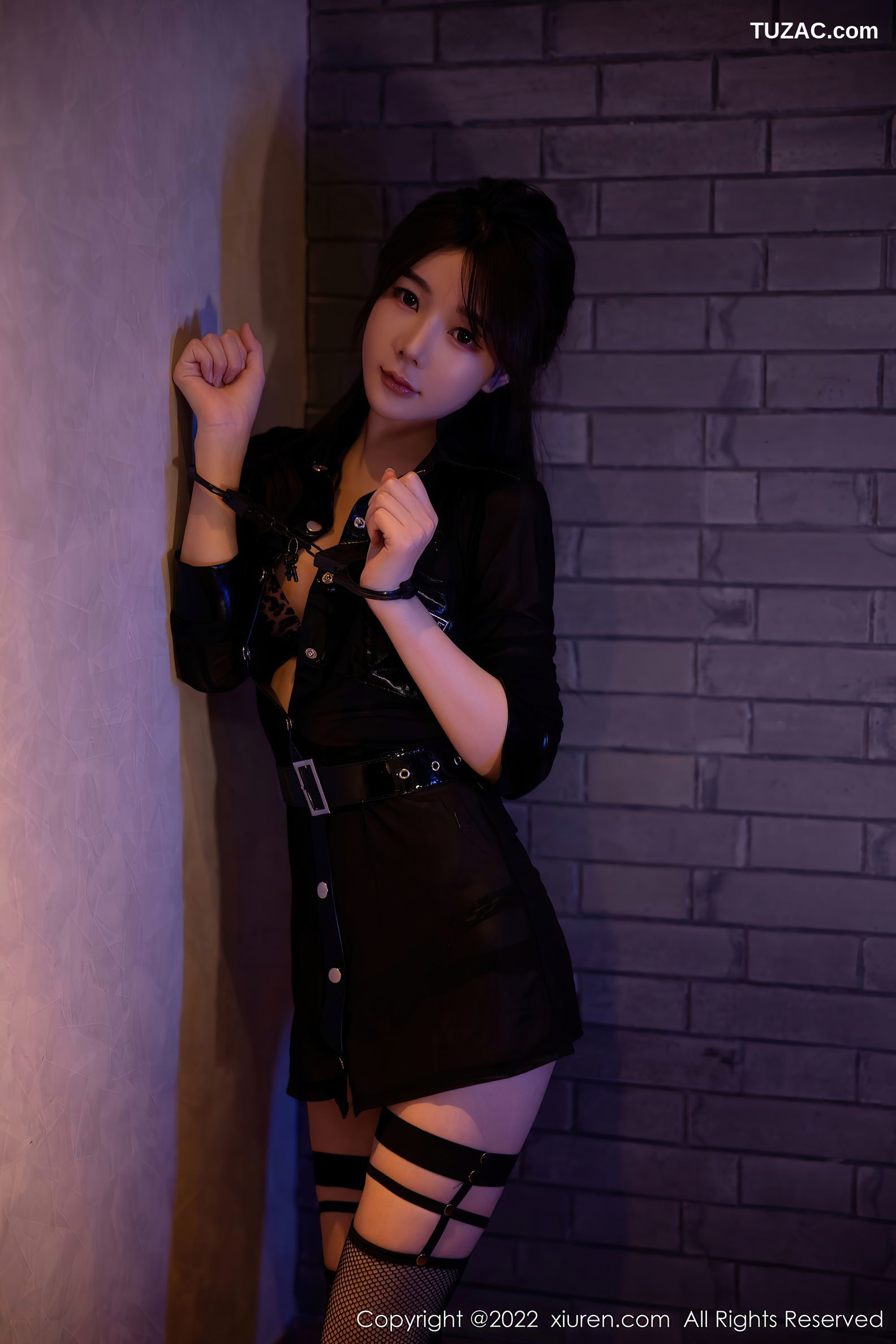 XiuRen-No.5931-婠婠么-黑色情趣制服豹纹内衣