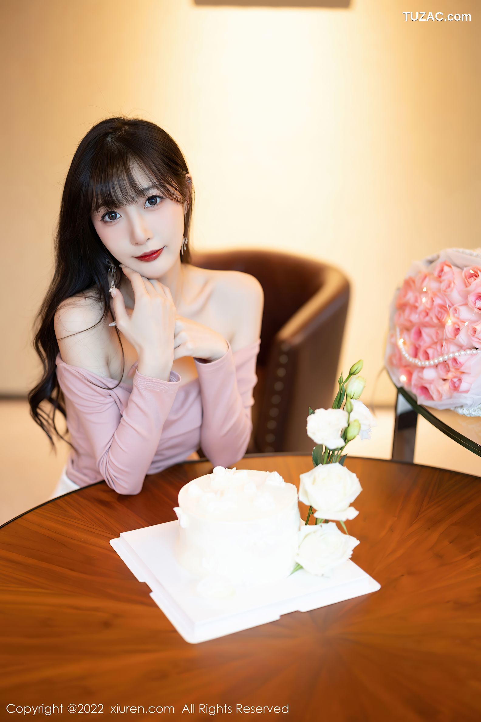 XiuRen-No.5934-林星阑-紫露肩上衣白短裙蕾丝内衣肉丝