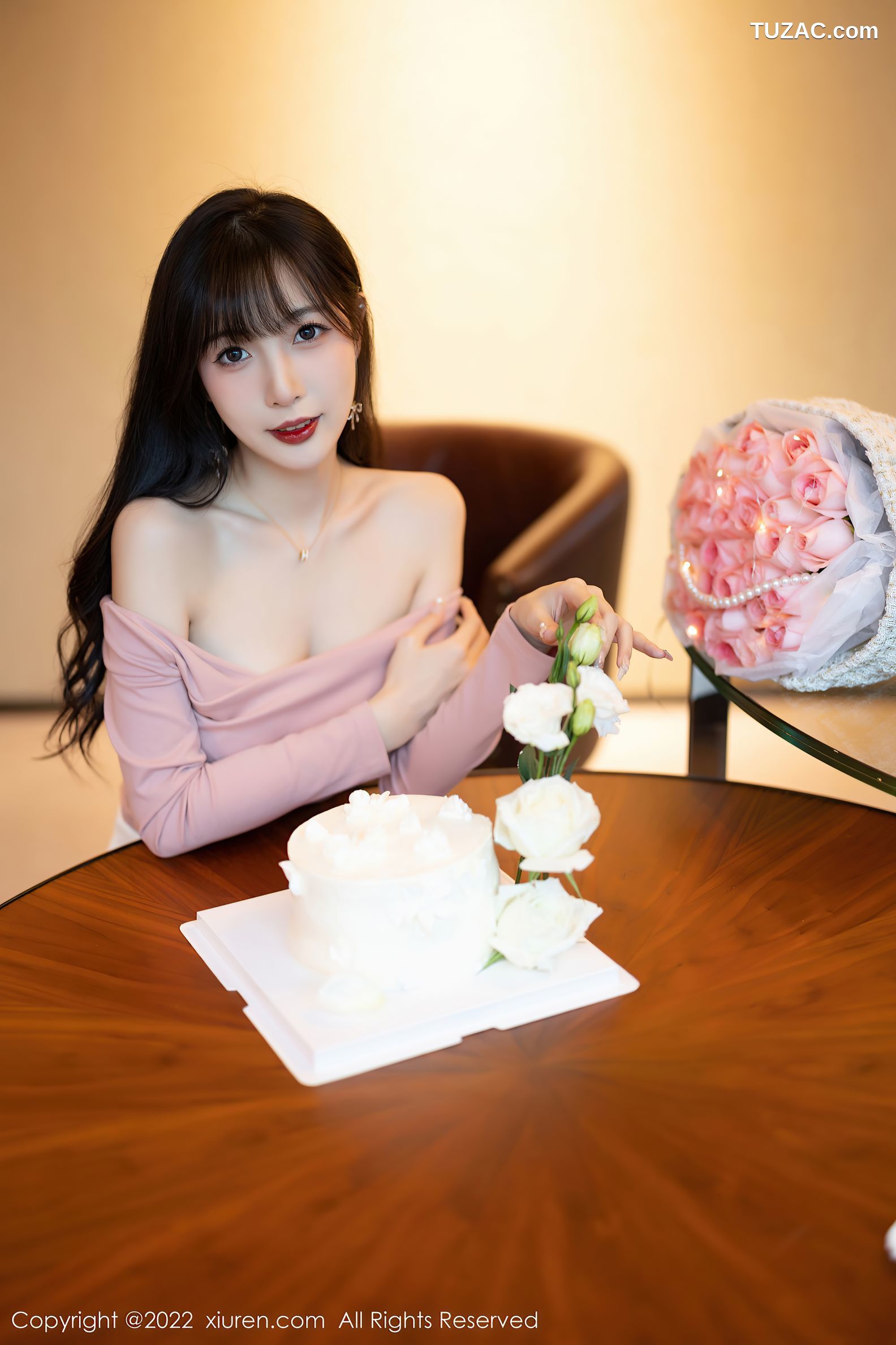 XiuRen-No.5934-林星阑-紫露肩上衣白短裙蕾丝内衣肉丝