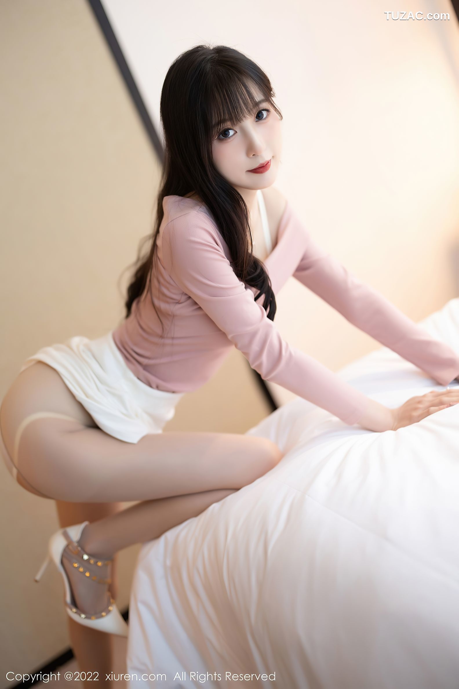 XiuRen-No.5934-林星阑-紫露肩上衣白短裙蕾丝内衣肉丝