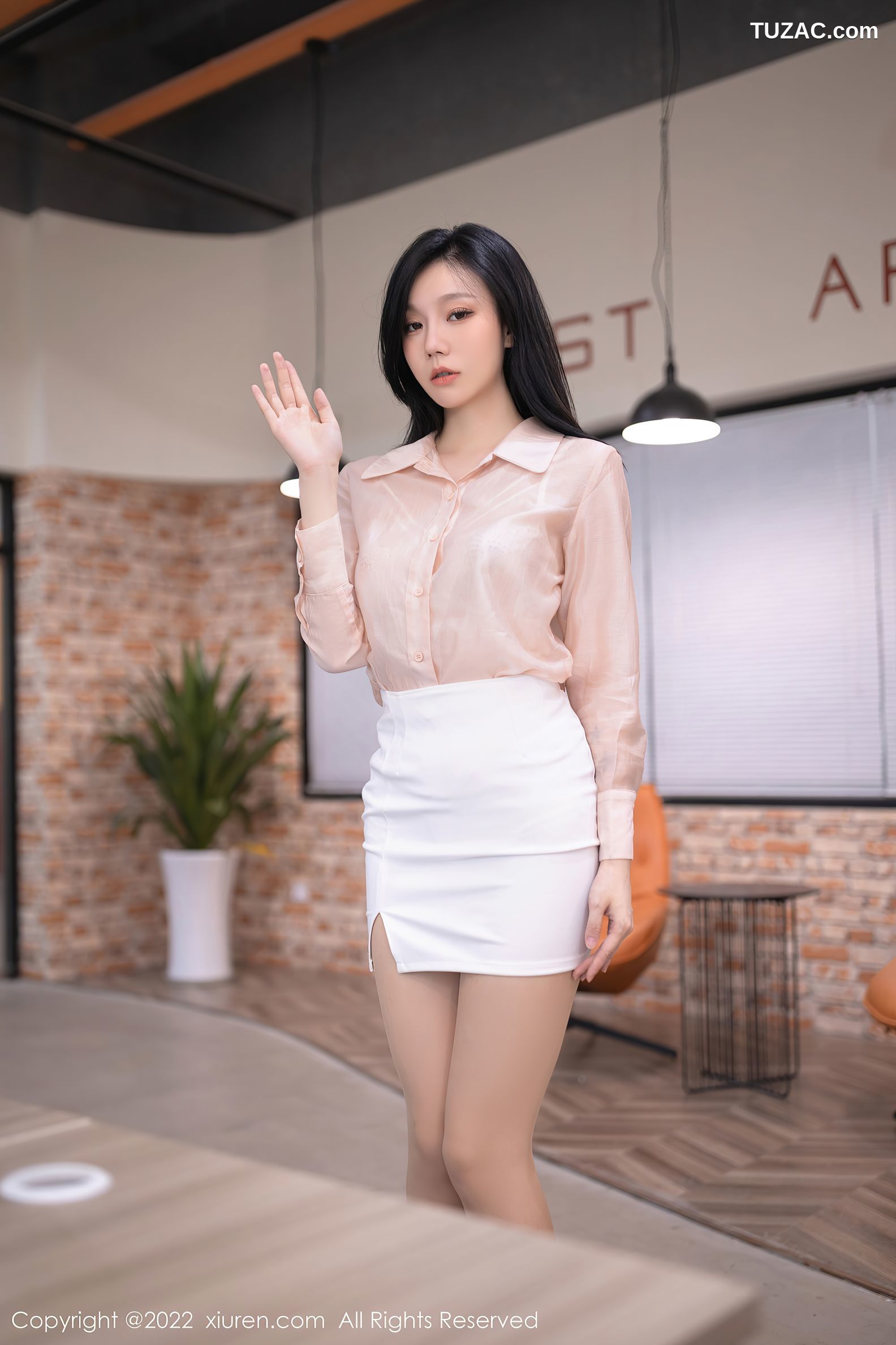 XiuRen-No.5960-安然-浅色上衣白色短裙蕾丝内衣原色丝袜