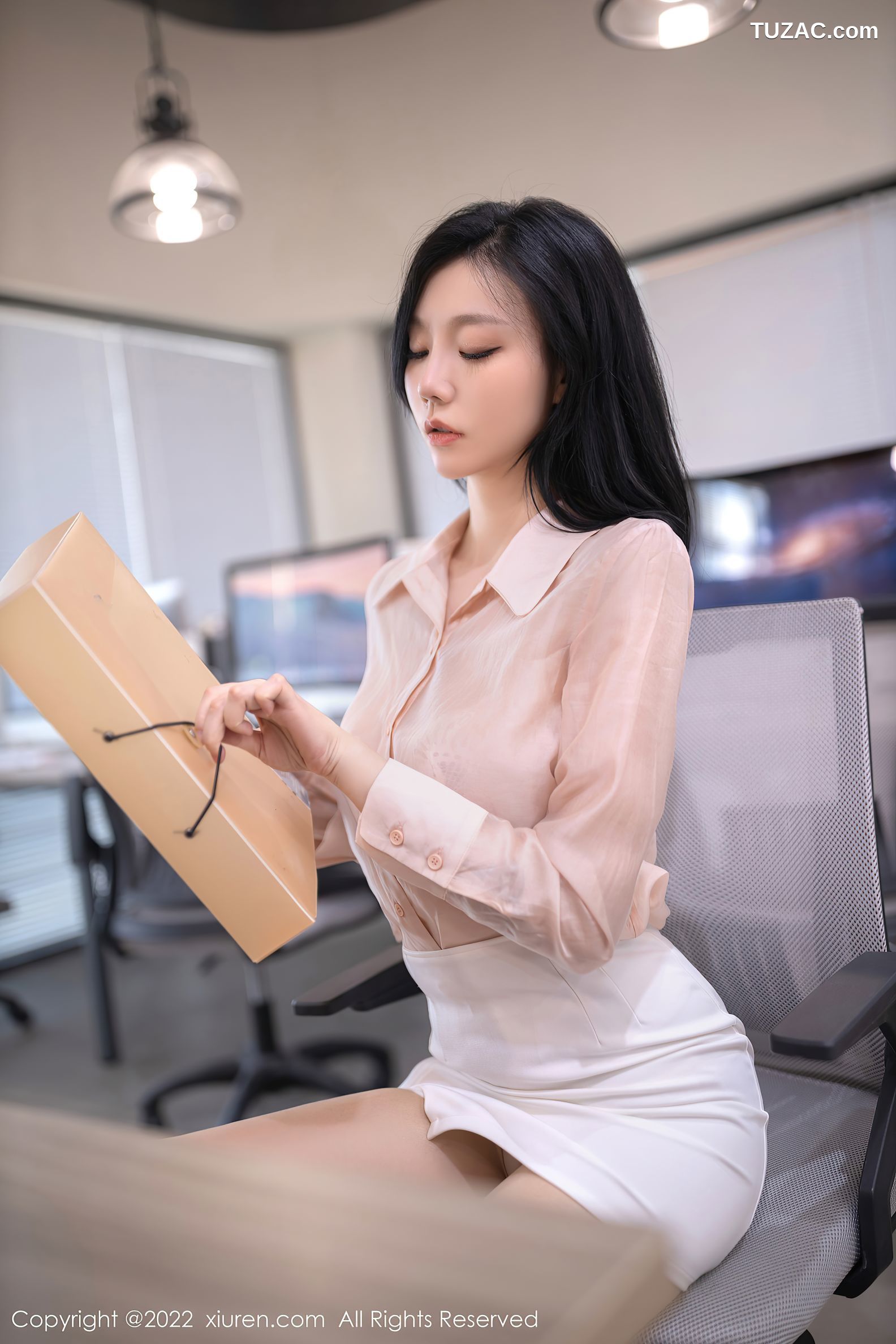 XiuRen-No.5960-安然-浅色上衣白色短裙蕾丝内衣原色丝袜