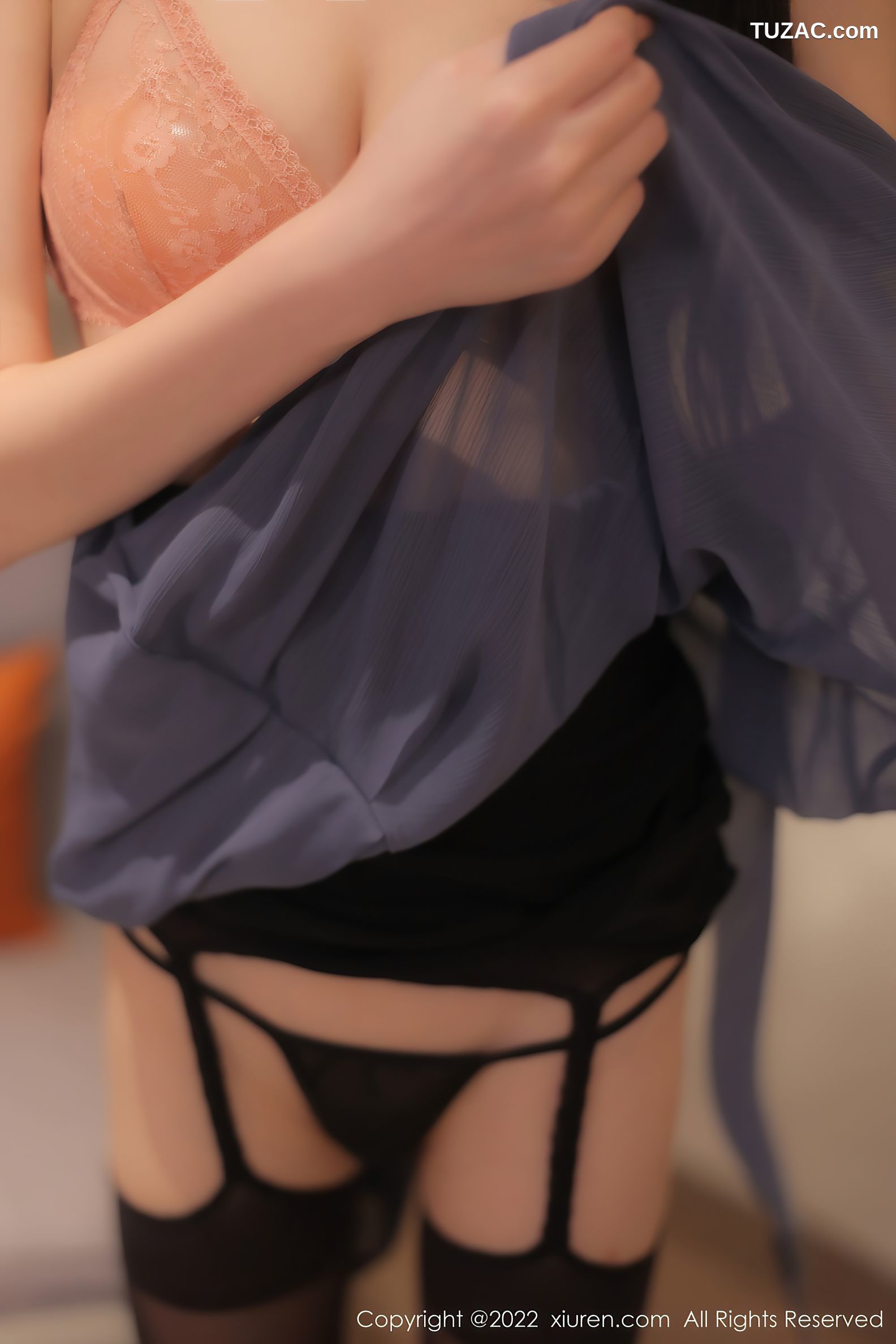 XiuRen-No.5964-77qiqi-私房性感淡红色蕾丝内衣超薄黑丝