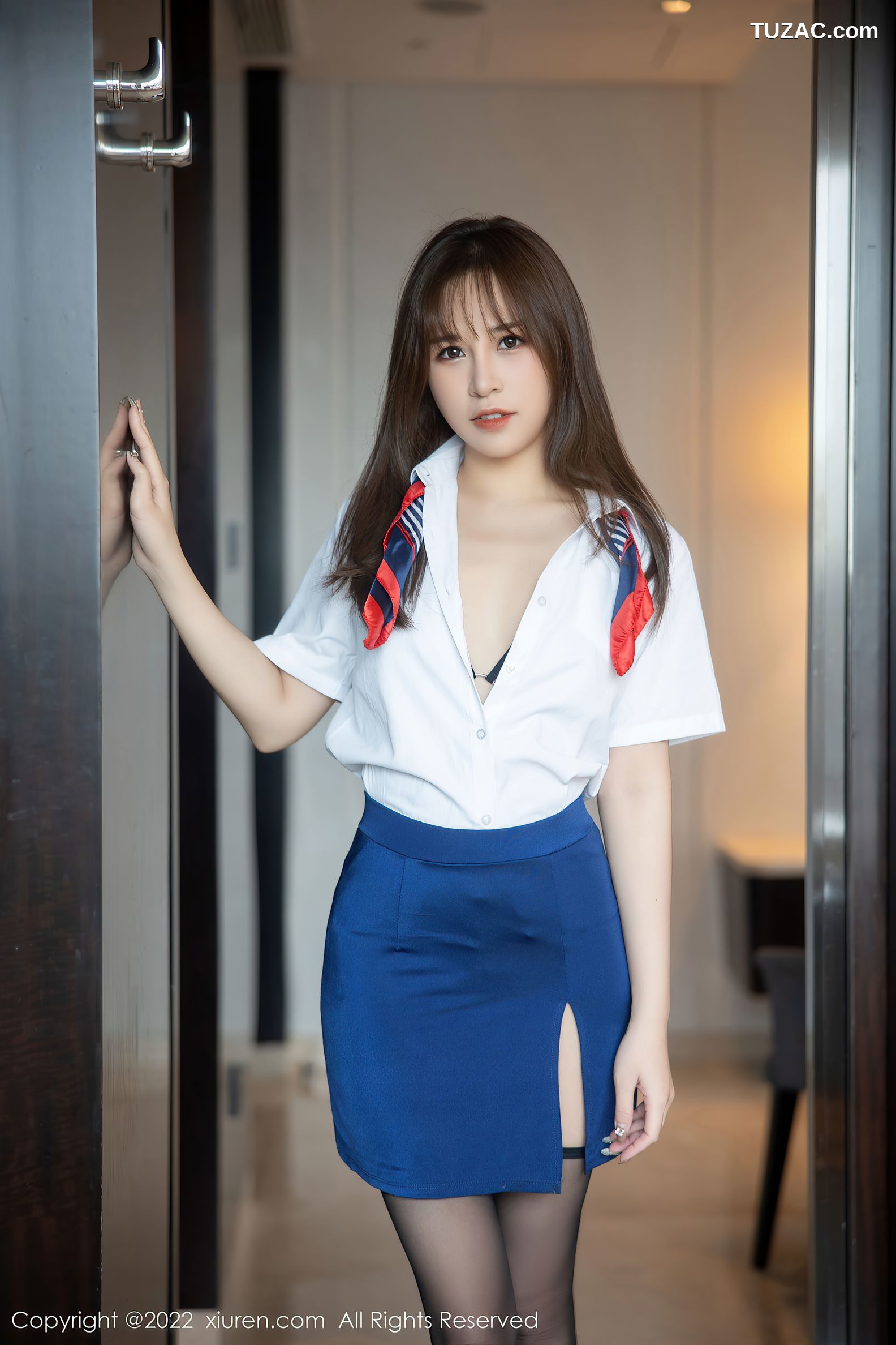 XiuRen-No.5967-icy猪-白色上衣蓝短裙黑色内衣