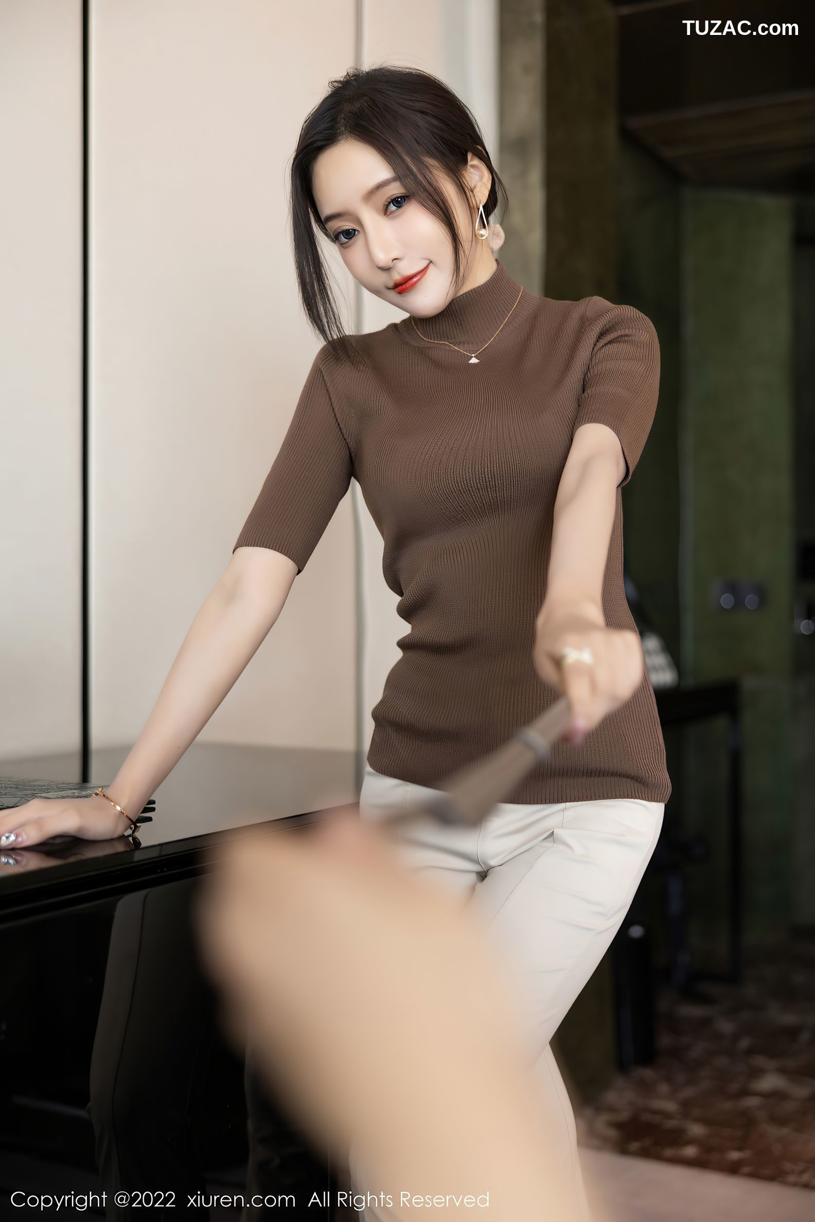 XiuRen-No.5978-王馨瑶-私房性感蓝色内衣超薄无内肉丝