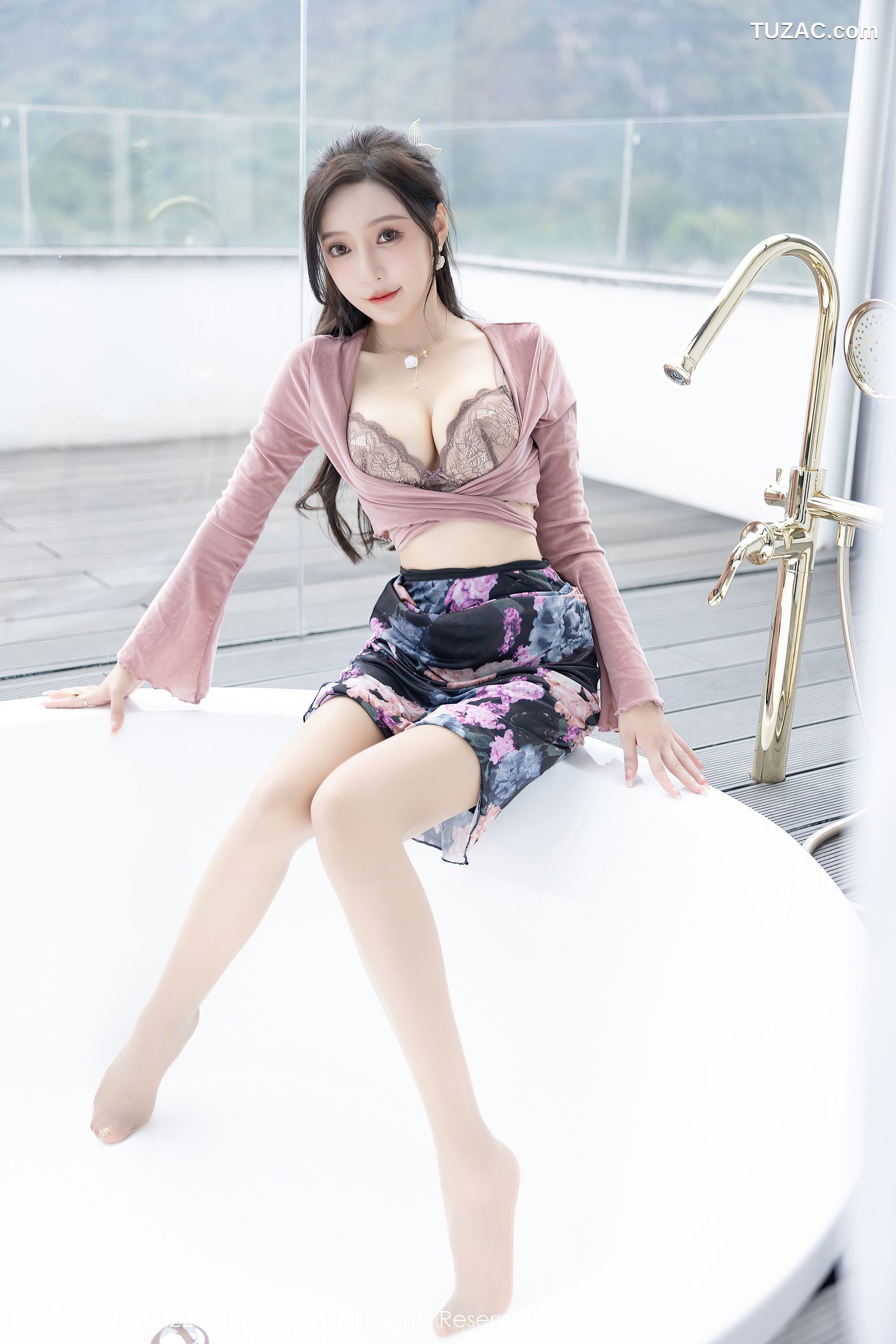 XiuRen-No.5985-王馨瑶-粉灰色上衣花色长裙蕾丝内衣