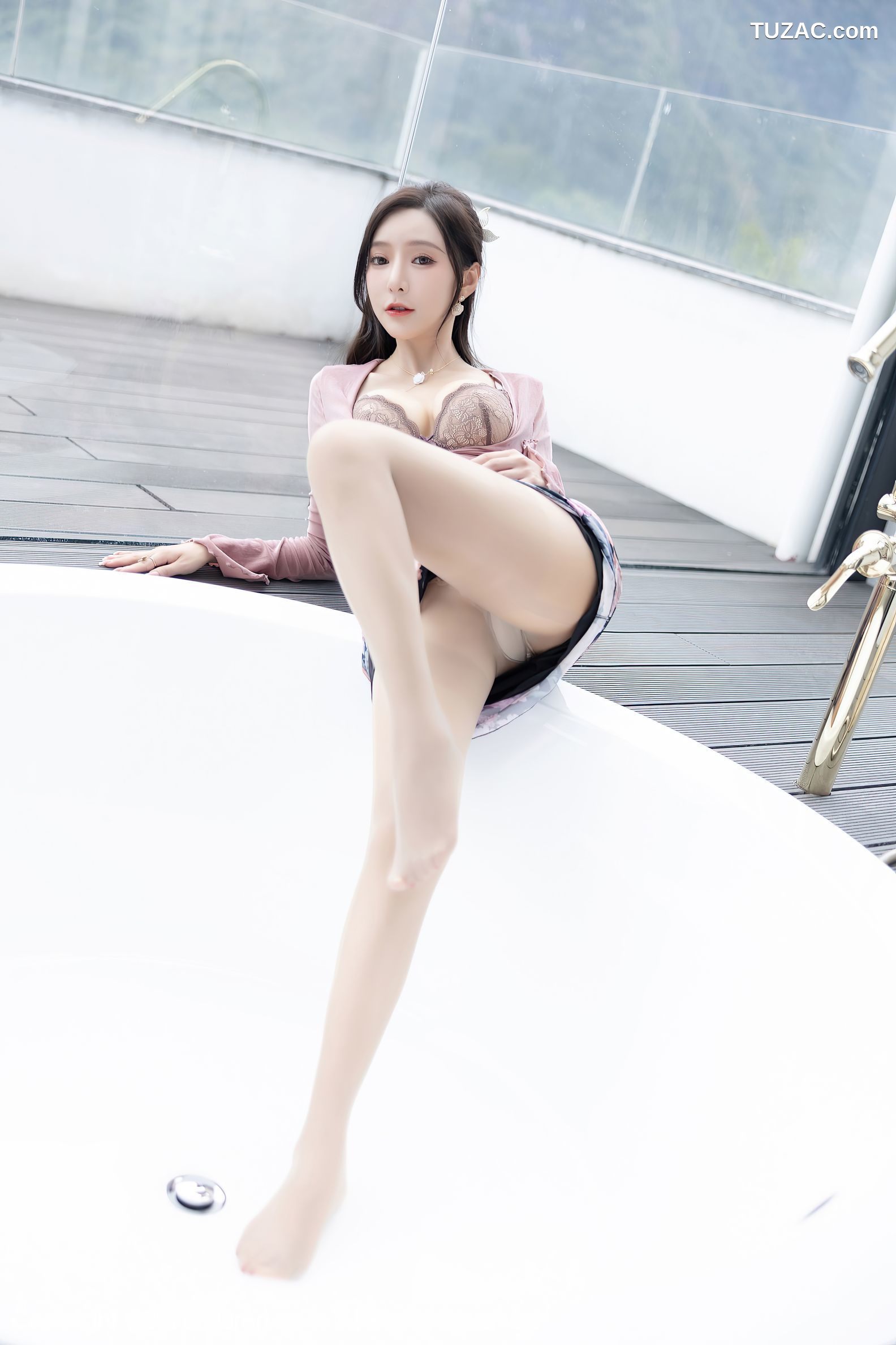 XiuRen-No.5985-王馨瑶-粉灰色上衣花色长裙蕾丝内衣