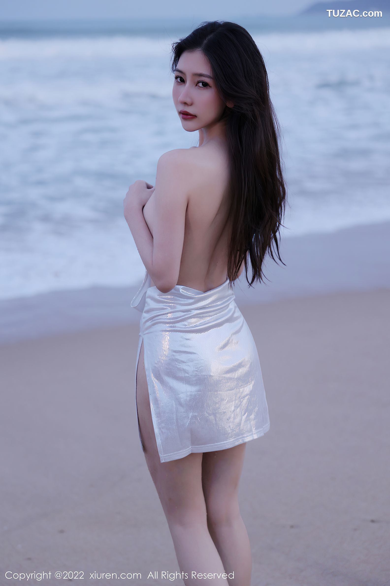 XiuRen-No.5990-尹甜甜-海滩场景性感蓝绿色比基尼