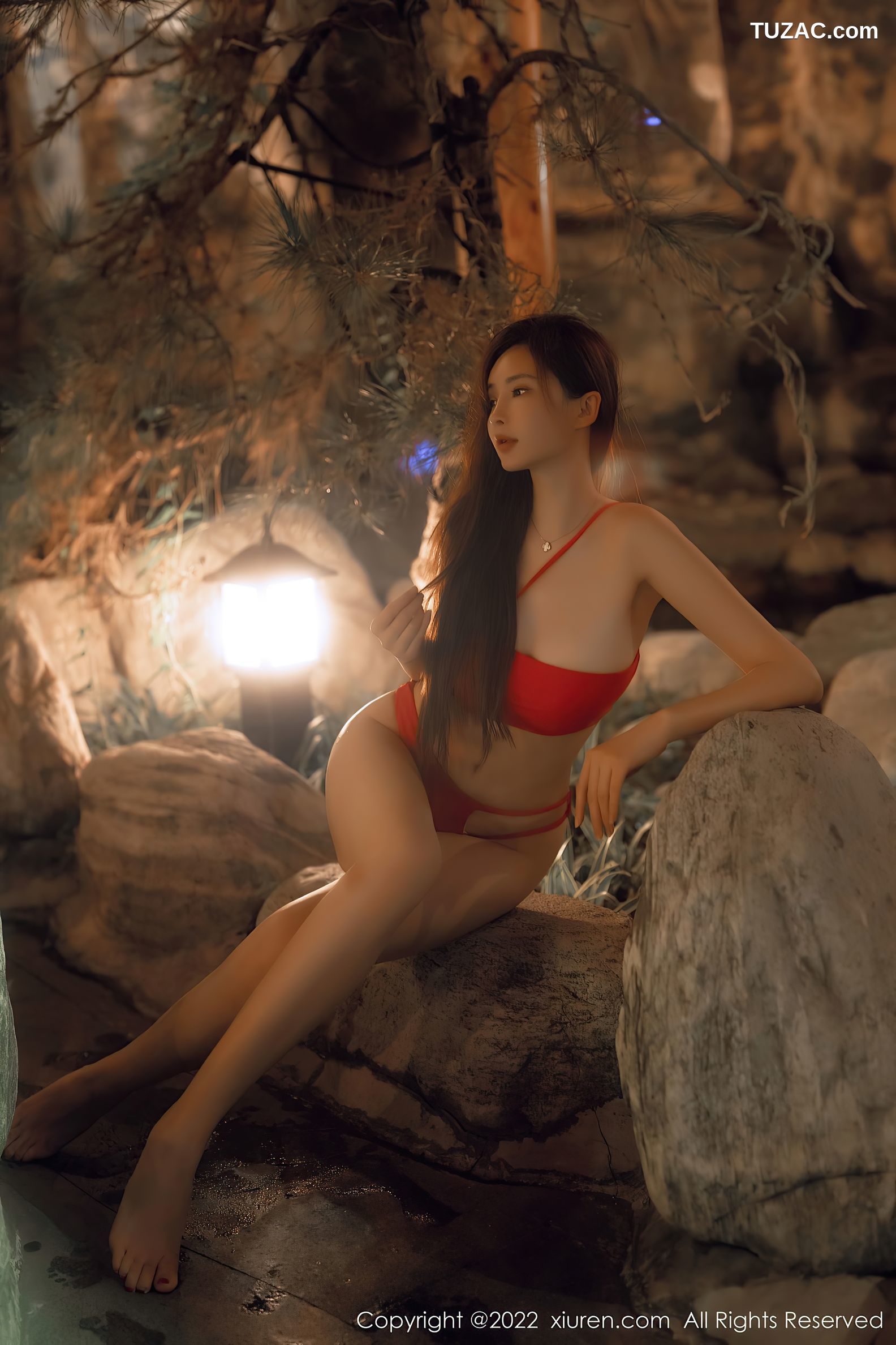 XiuRen秀人网-6014-周妍希-温泉红色比基尼