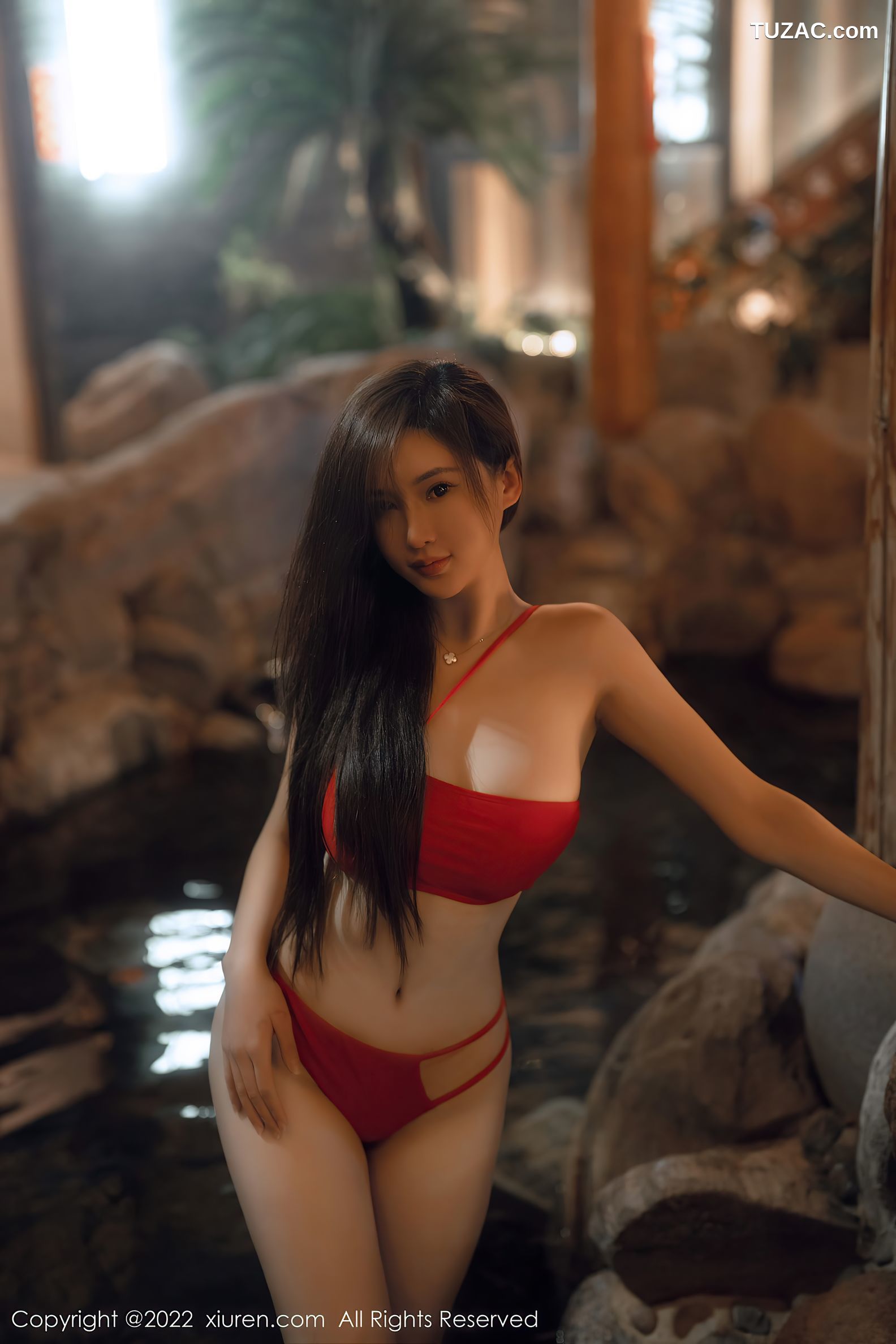 XiuRen秀人网-6014-周妍希-温泉红色比基尼