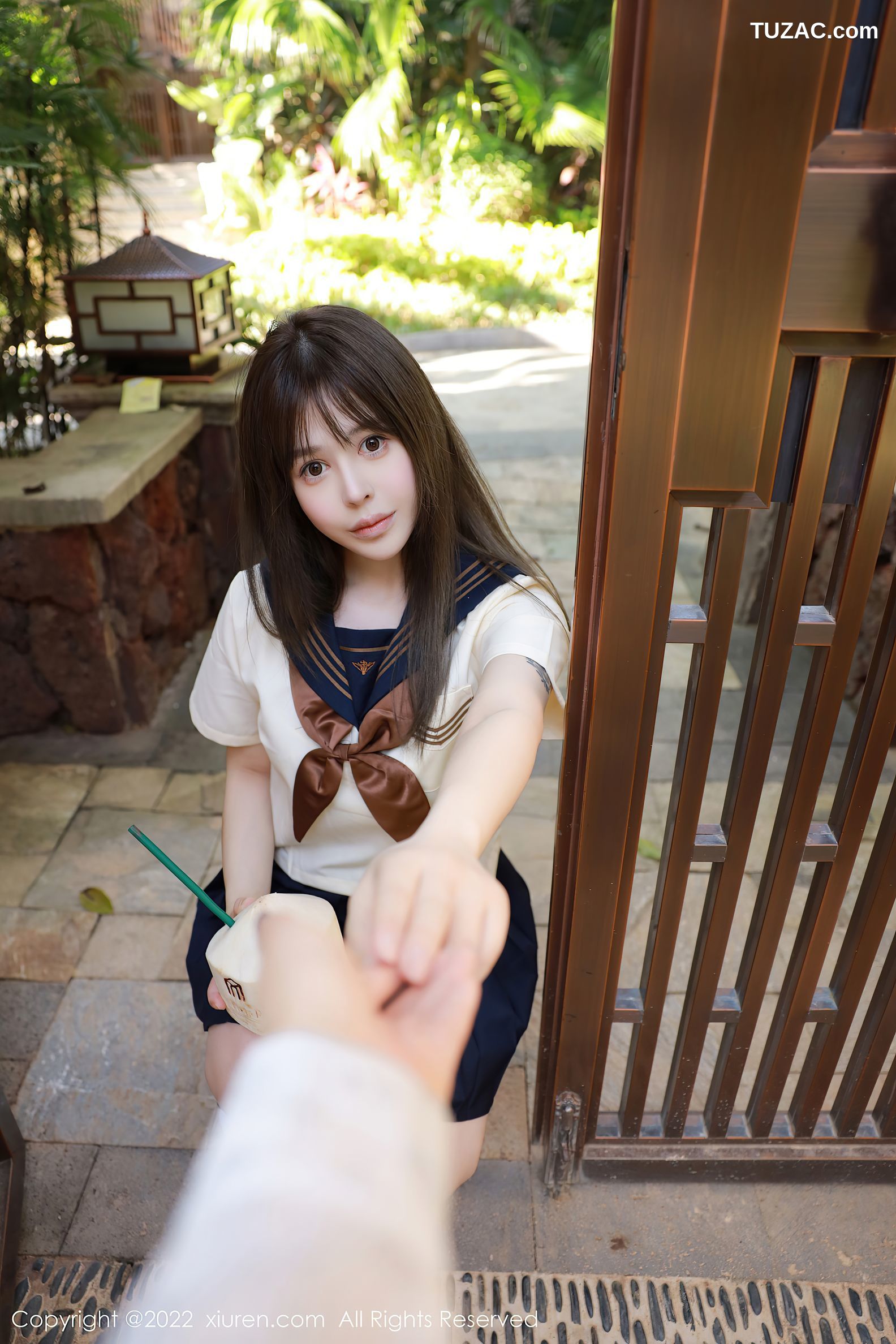 XiuRen秀人网-6021-艾莉-南京旅拍户外性感白色水手服