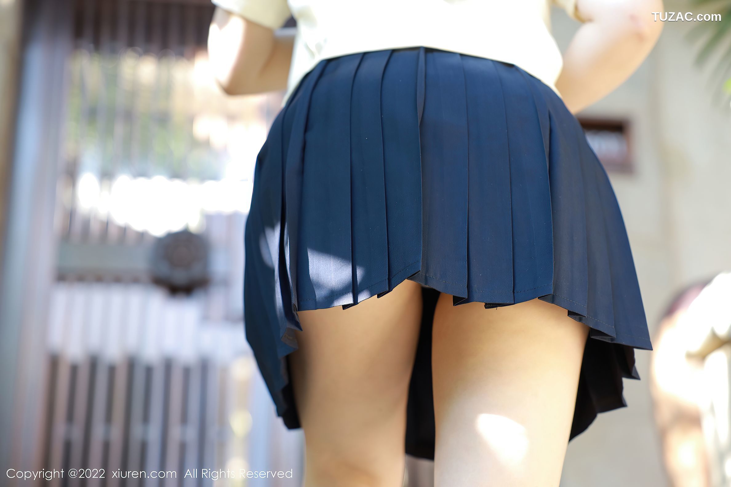 XiuRen秀人网-6021-艾莉-南京旅拍户外性感白色水手服