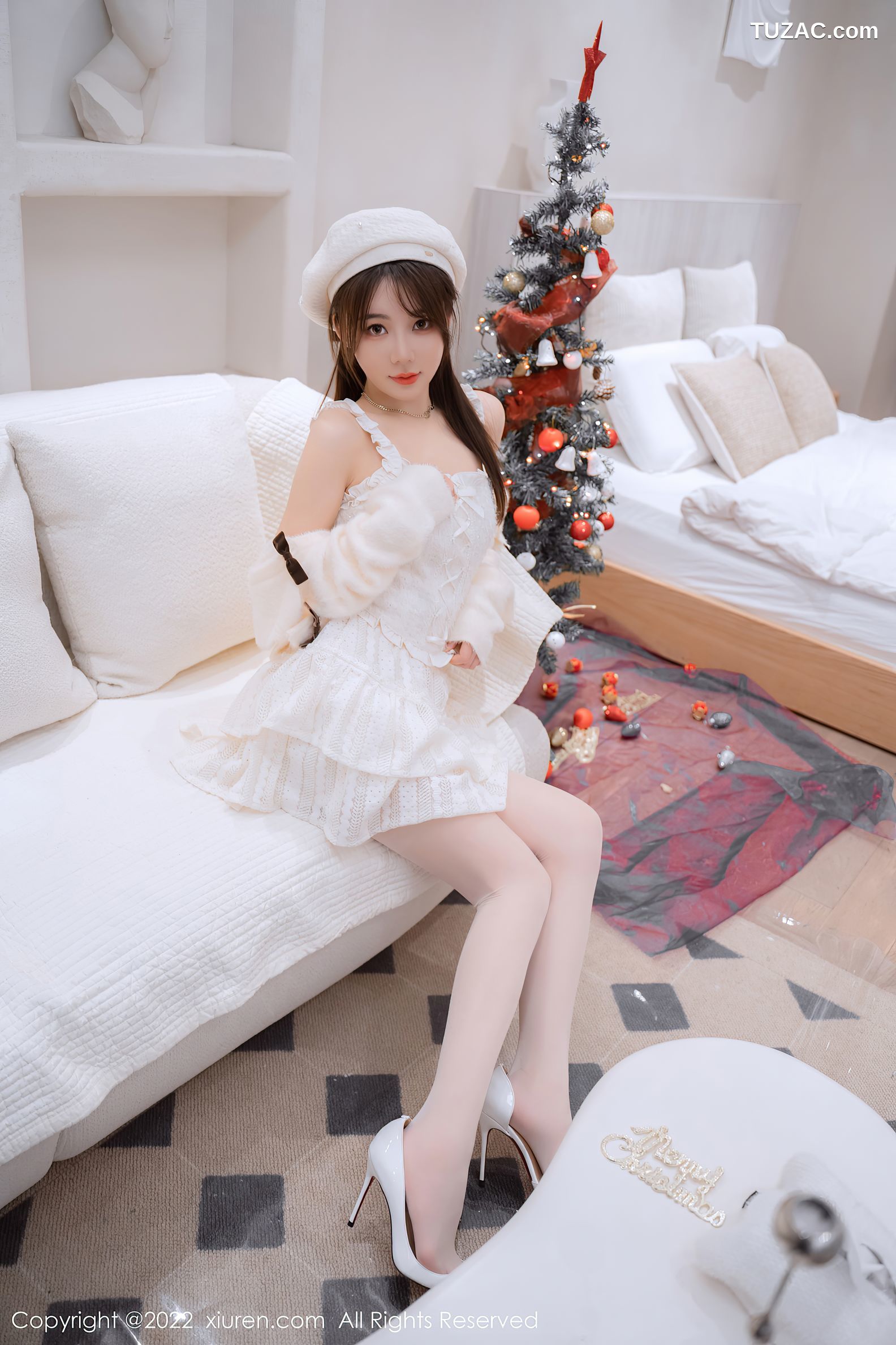XiuRen秀人网-6025-婠婠么-白色毛线上衣白短裙
