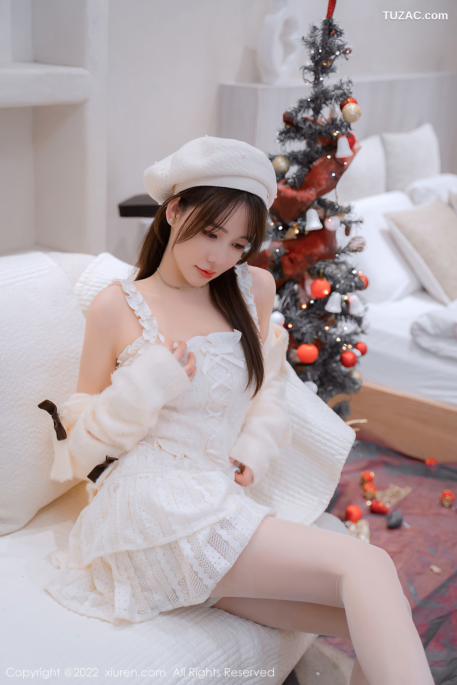 XiuRen秀人网-6025-婠婠么-白色毛线上衣白短裙