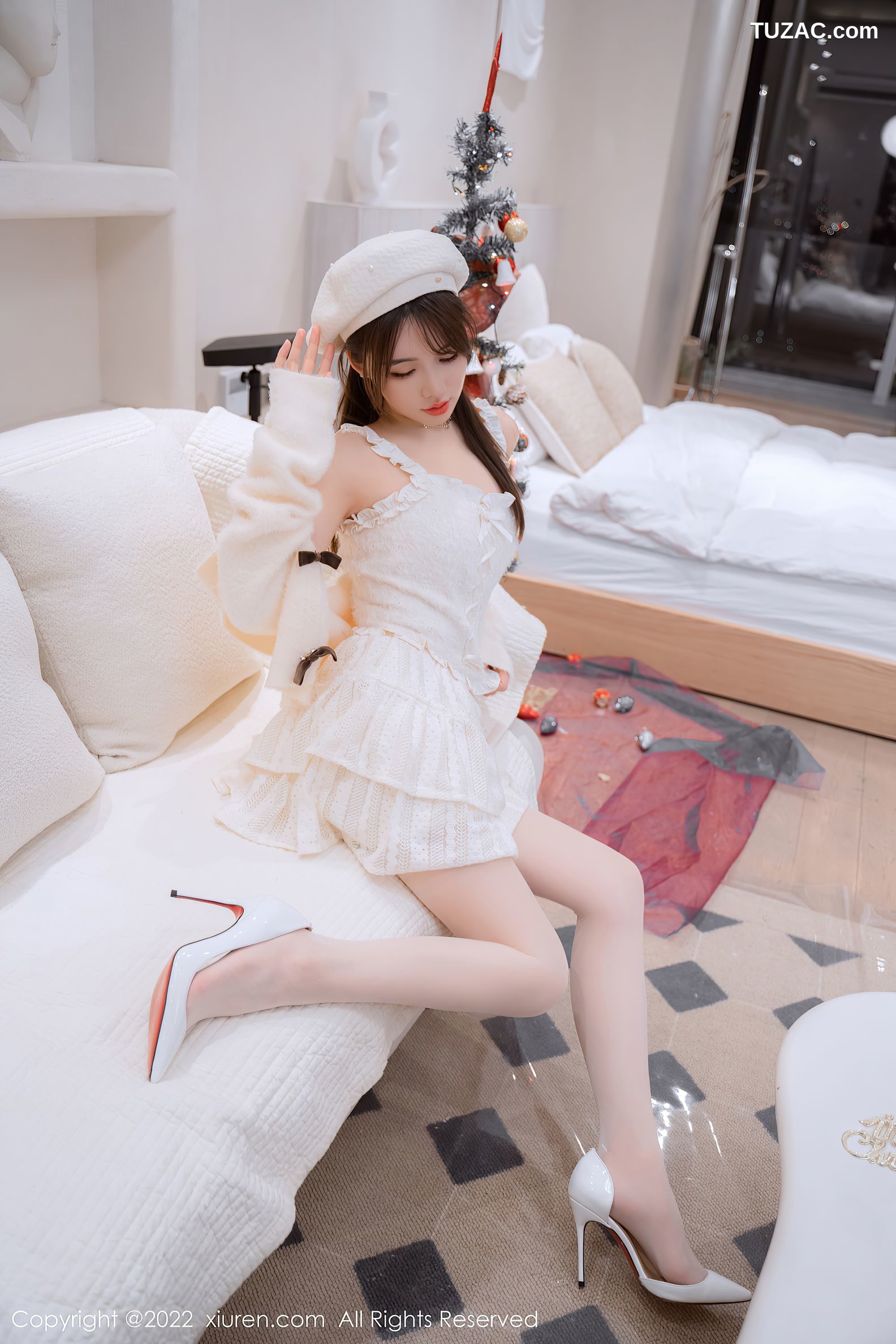 XiuRen秀人网-6025-婠婠么-白色毛线上衣白短裙