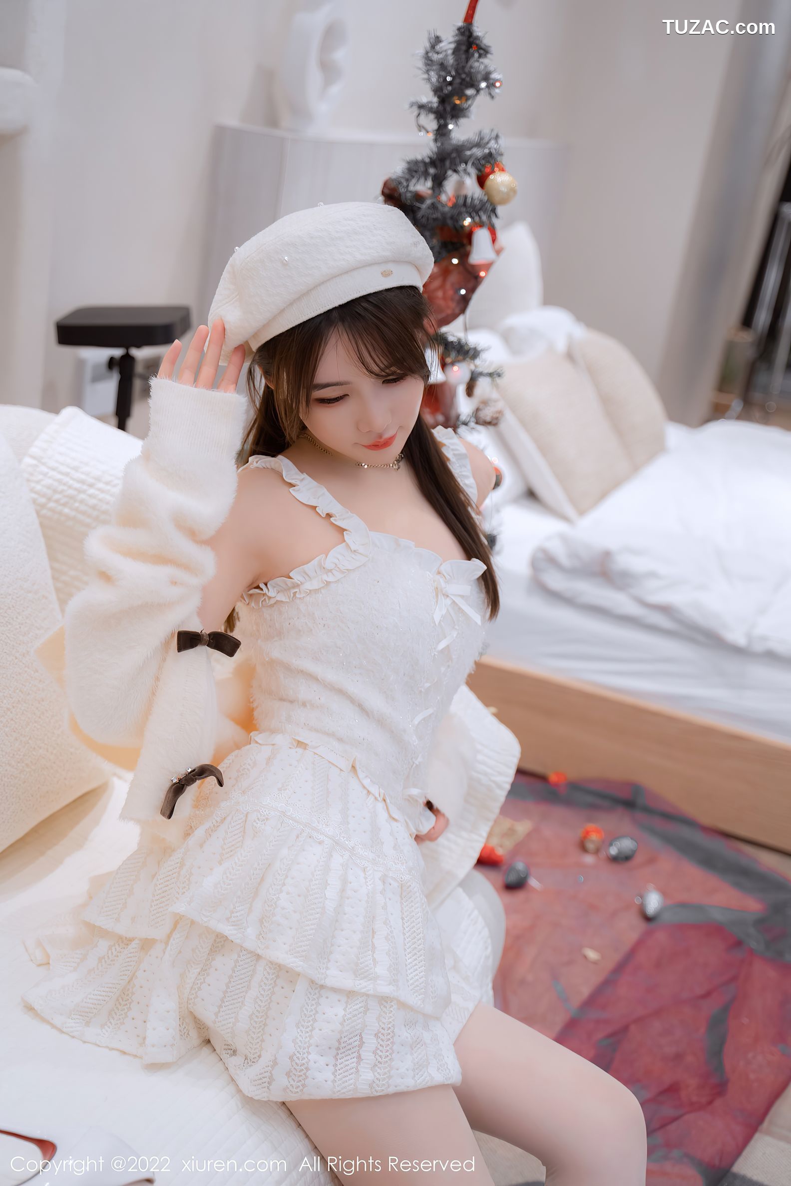 XiuRen秀人网-6025-婠婠么-白色毛线上衣白短裙
