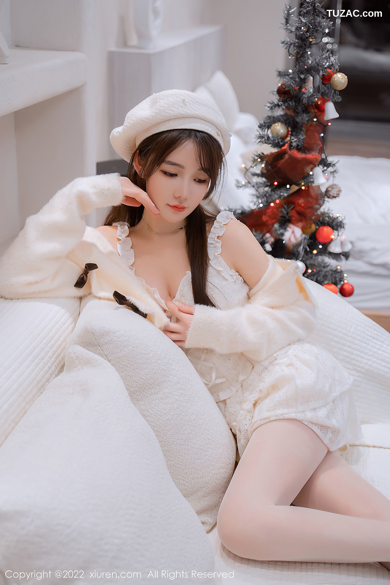 XiuRen秀人网-6025-婠婠么-白色毛线上衣白短裙