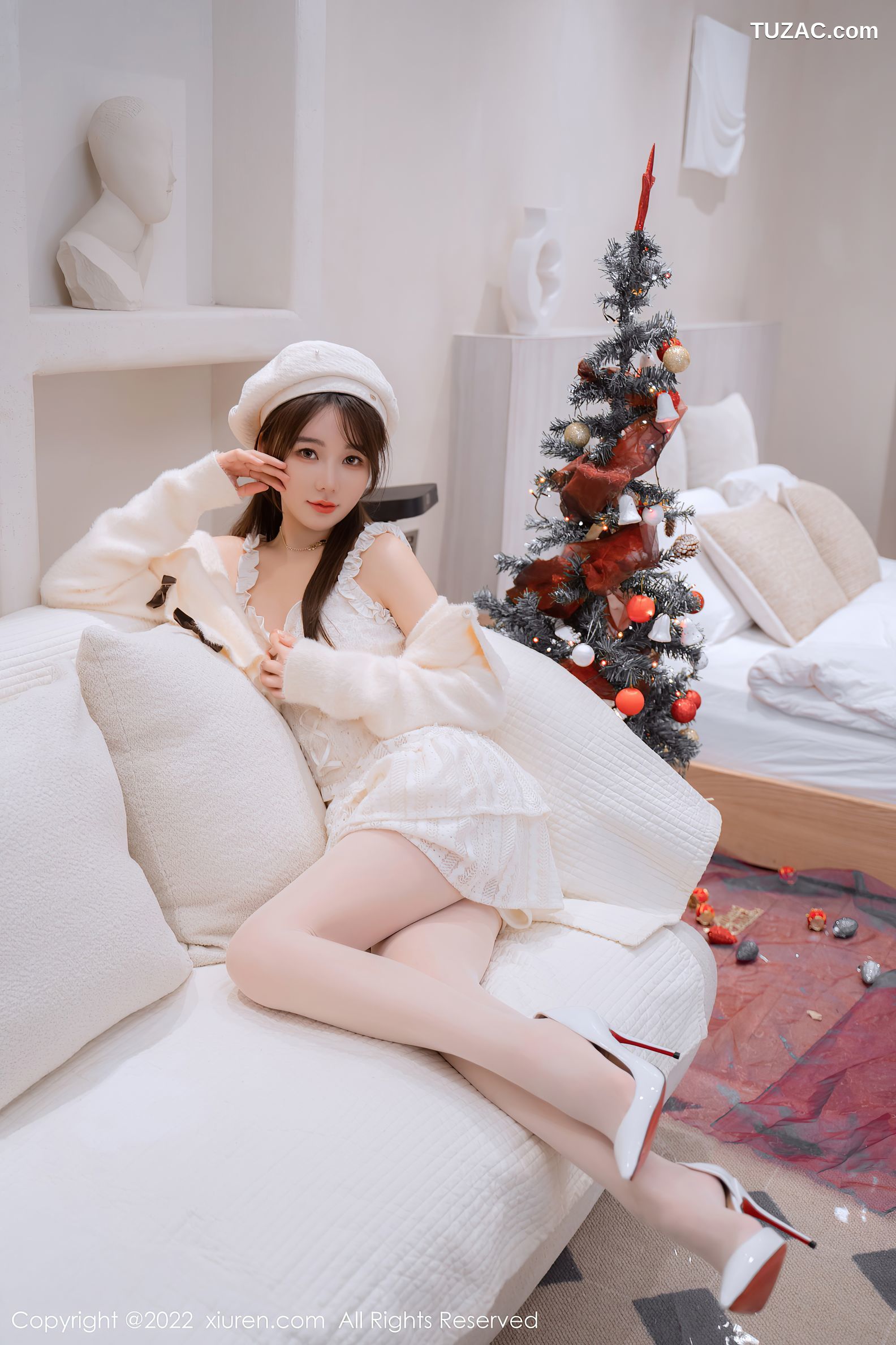 XiuRen秀人网-6025-婠婠么-白色毛线上衣白短裙