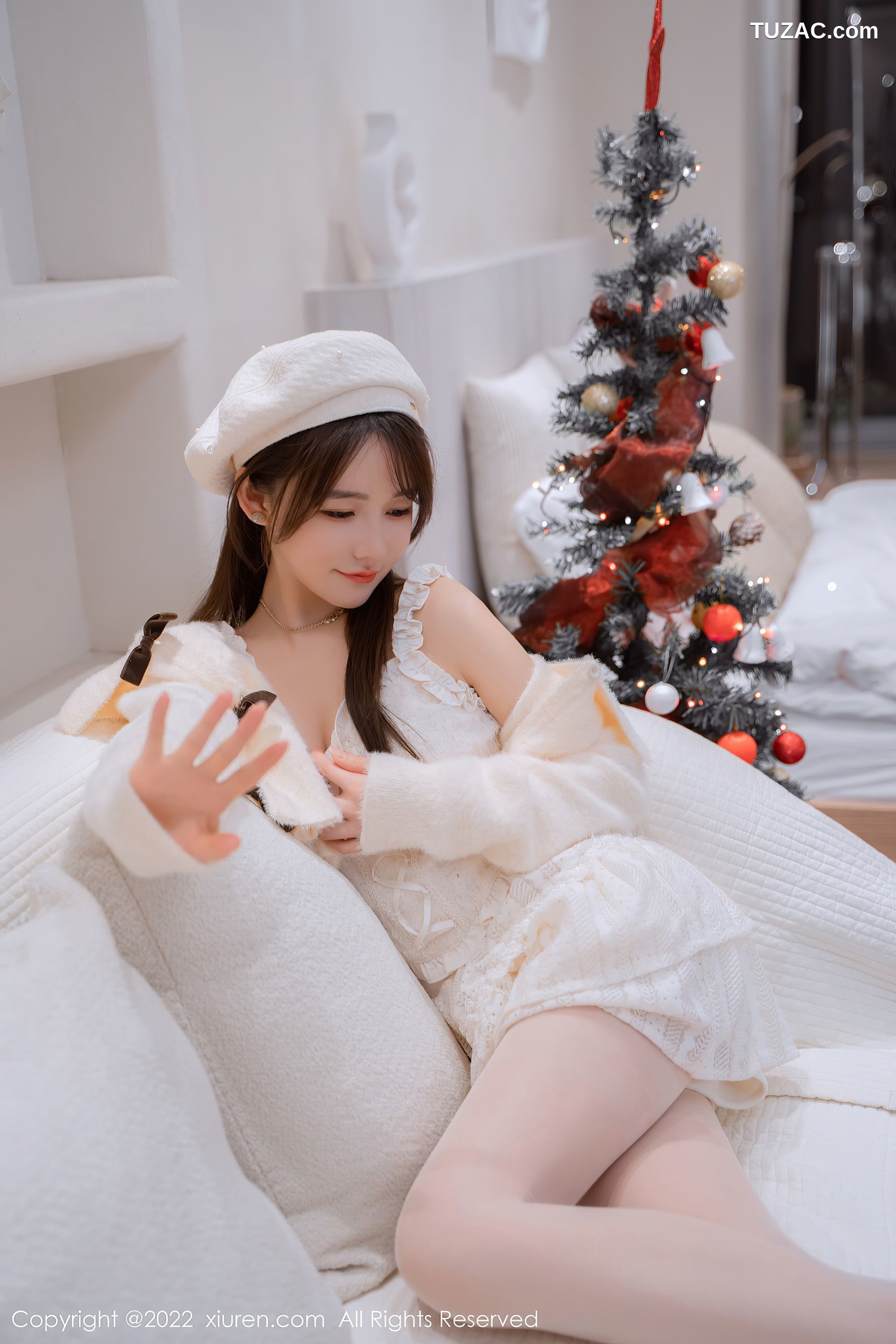 XiuRen秀人网-6025-婠婠么-白色毛线上衣白短裙