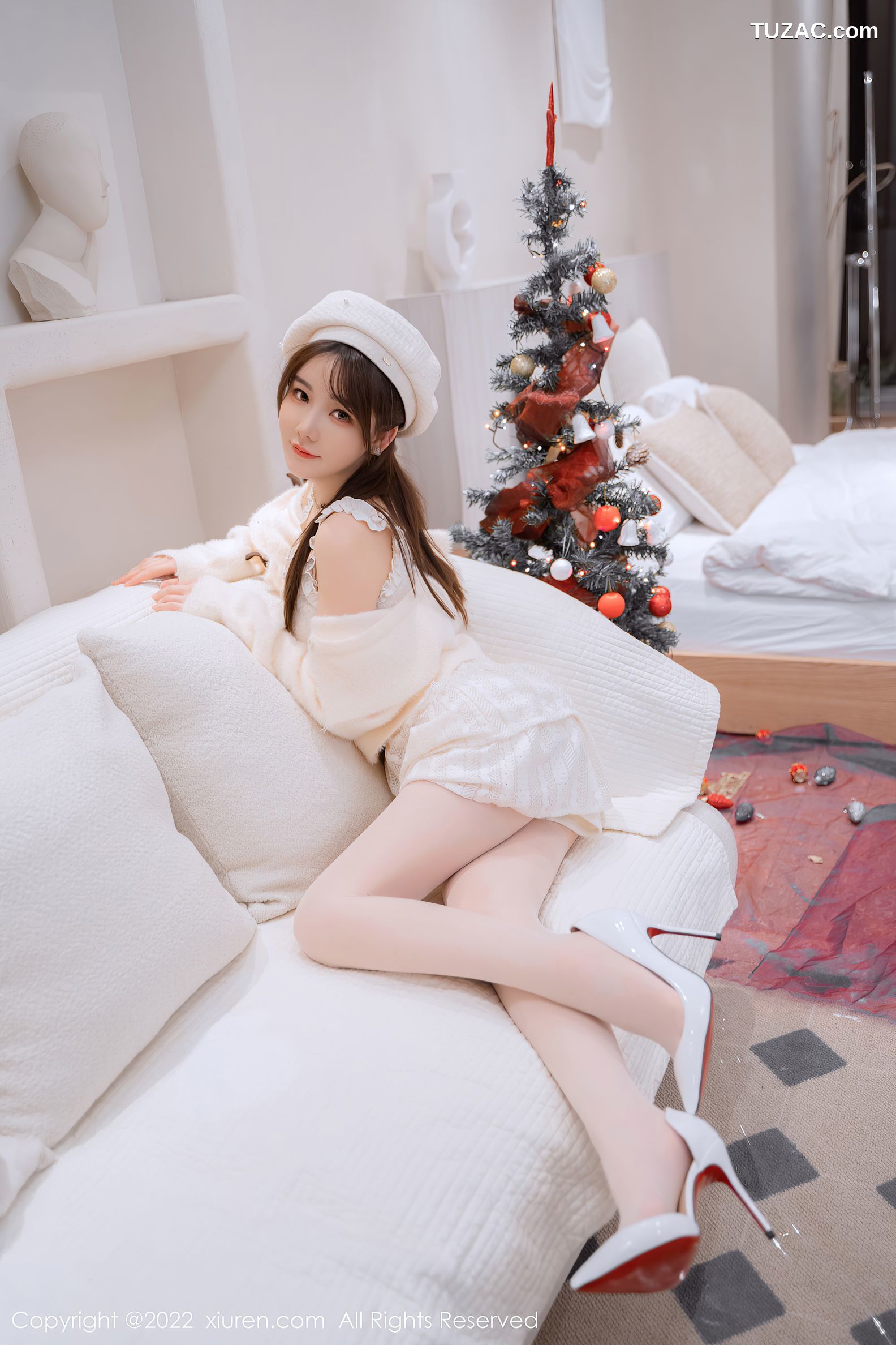 XiuRen秀人网-6025-婠婠么-白色毛线上衣白短裙