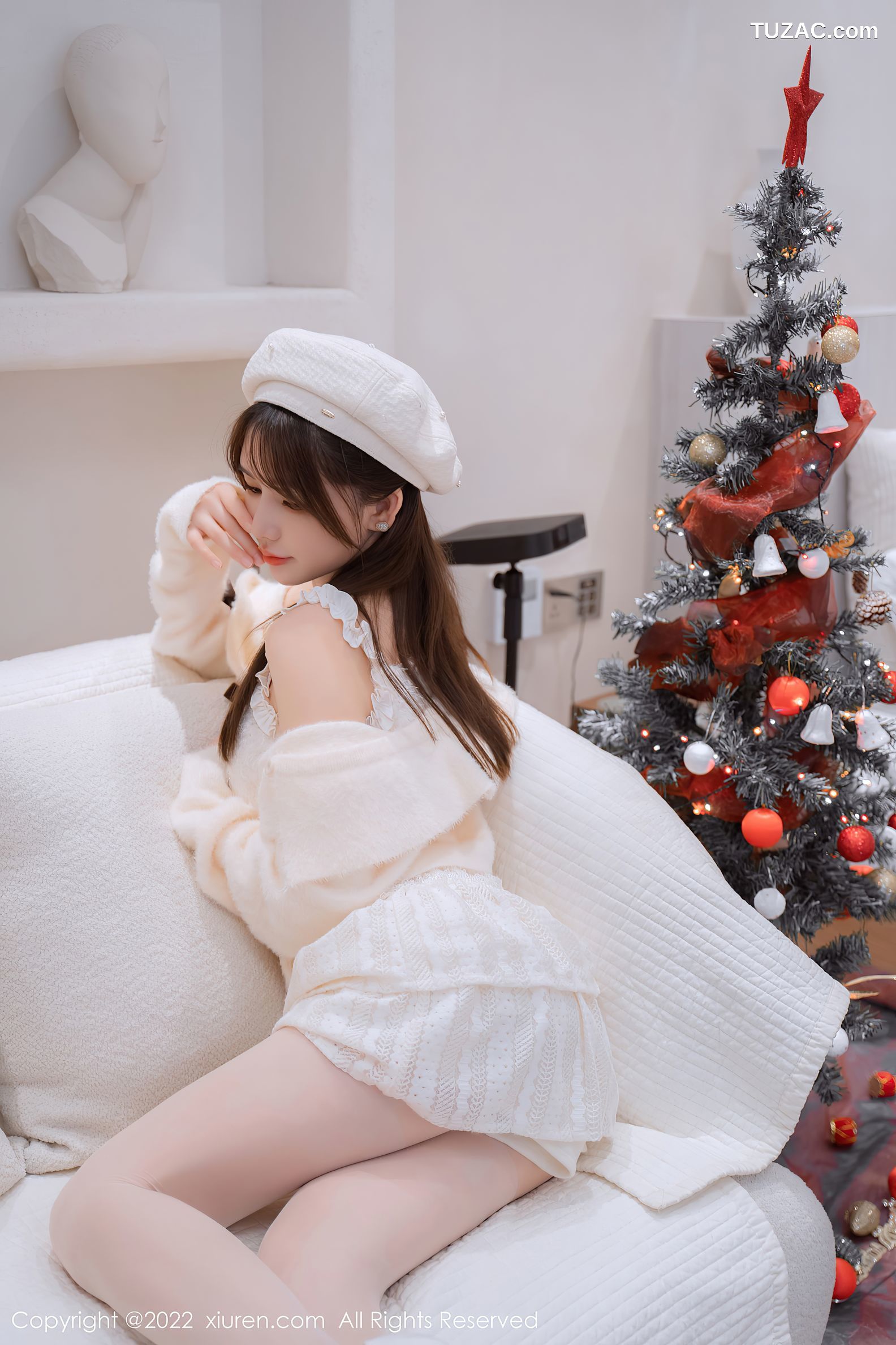 XiuRen秀人网-6025-婠婠么-白色毛线上衣白短裙