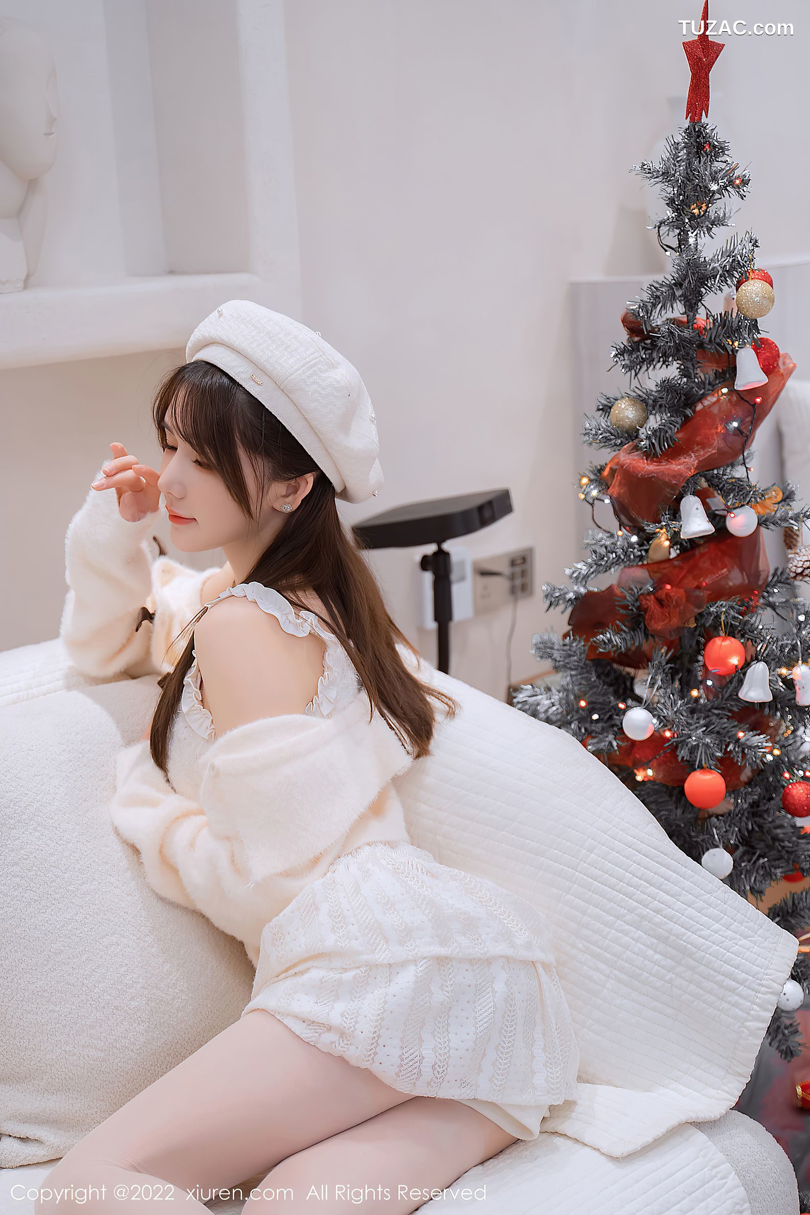 XiuRen秀人网-6025-婠婠么-白色毛线上衣白短裙