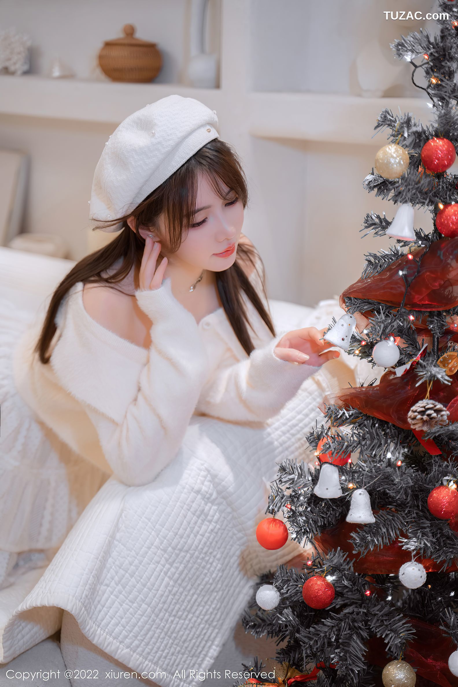 XiuRen秀人网-6025-婠婠么-白色毛线上衣白短裙