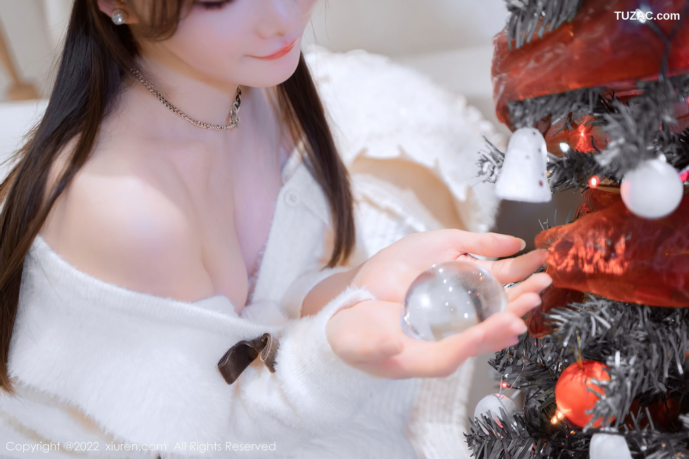 XiuRen秀人网-6025-婠婠么-白色毛线上衣白短裙