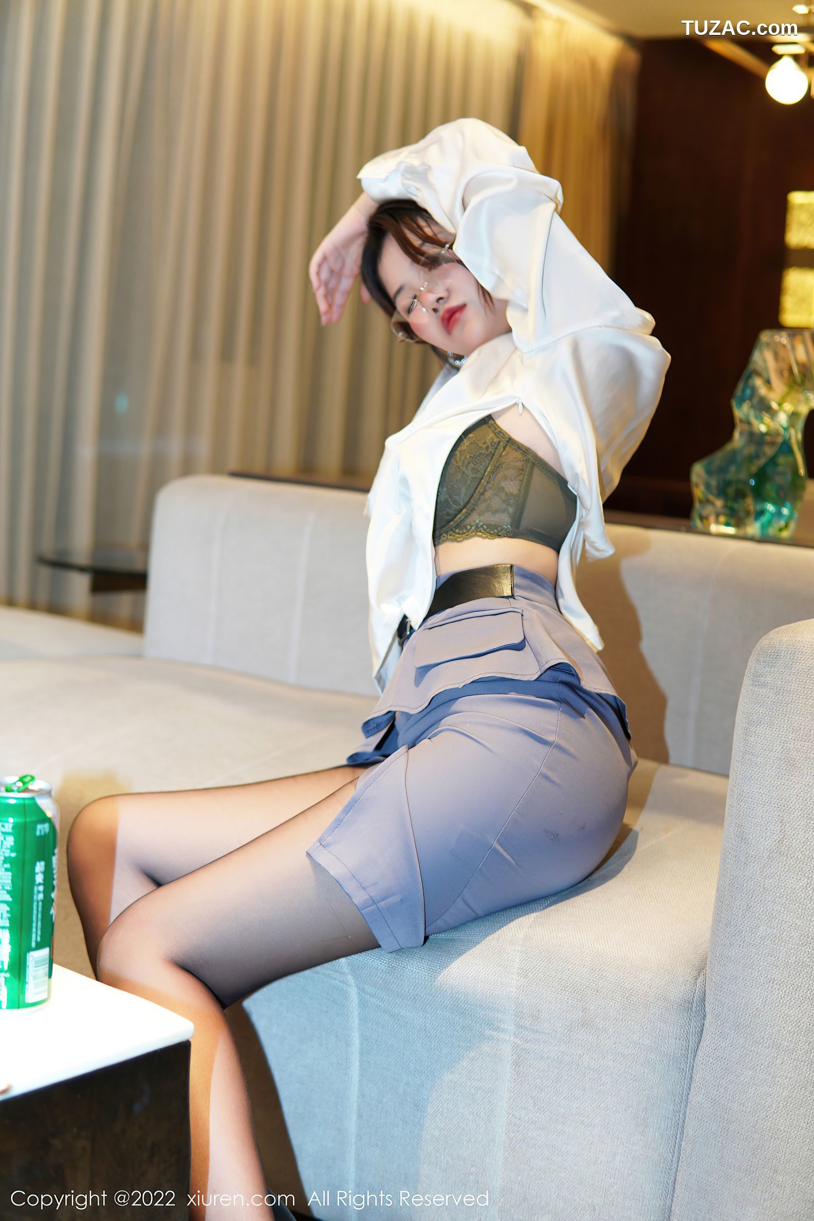 XiuRen秀人网-6028-奈奈子-醉酒女教师绿灰色蕾丝内衣