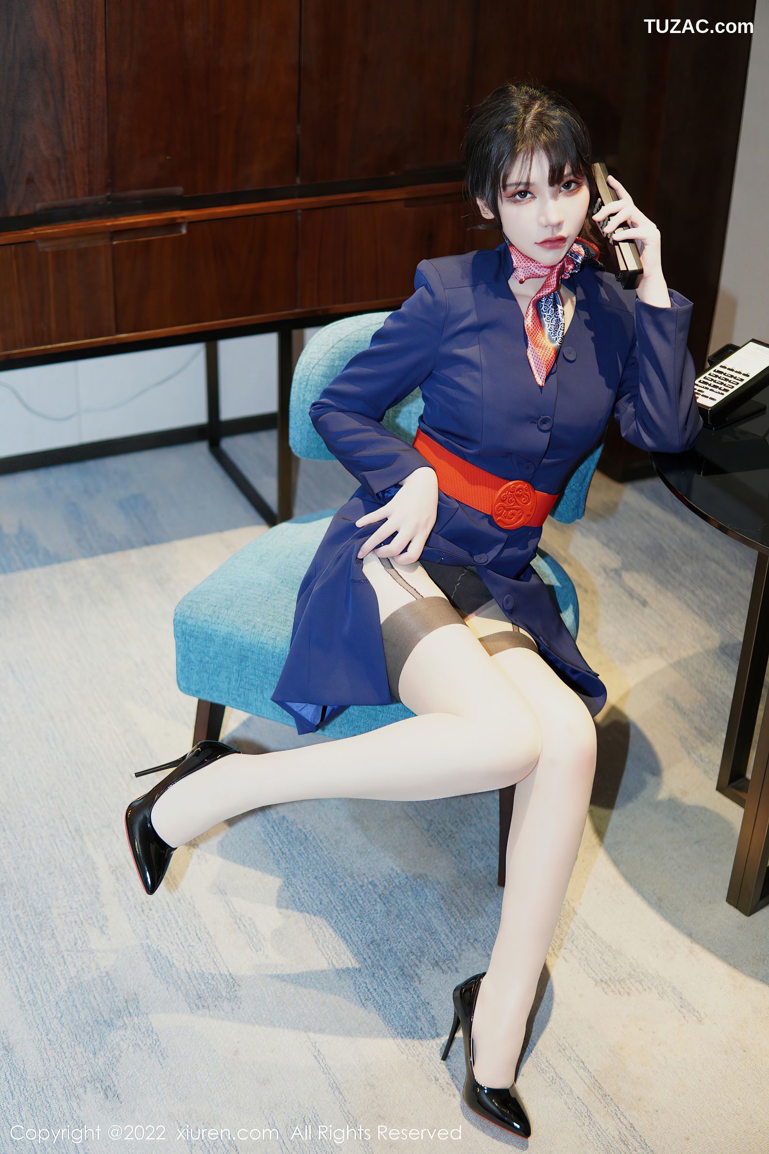 XiuRen秀人网-6048-桃桃子-深蓝空姐制服红色蕾丝内衣