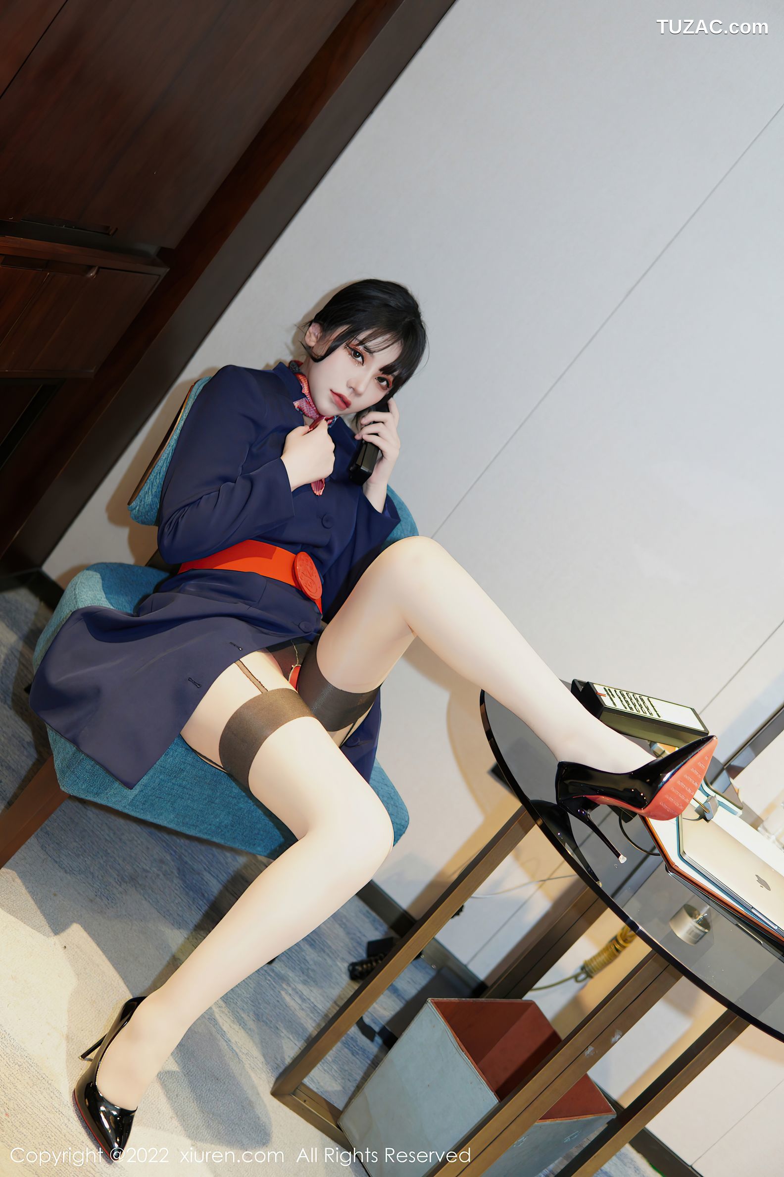 XiuRen秀人网-6048-桃桃子-深蓝空姐制服红色蕾丝内衣