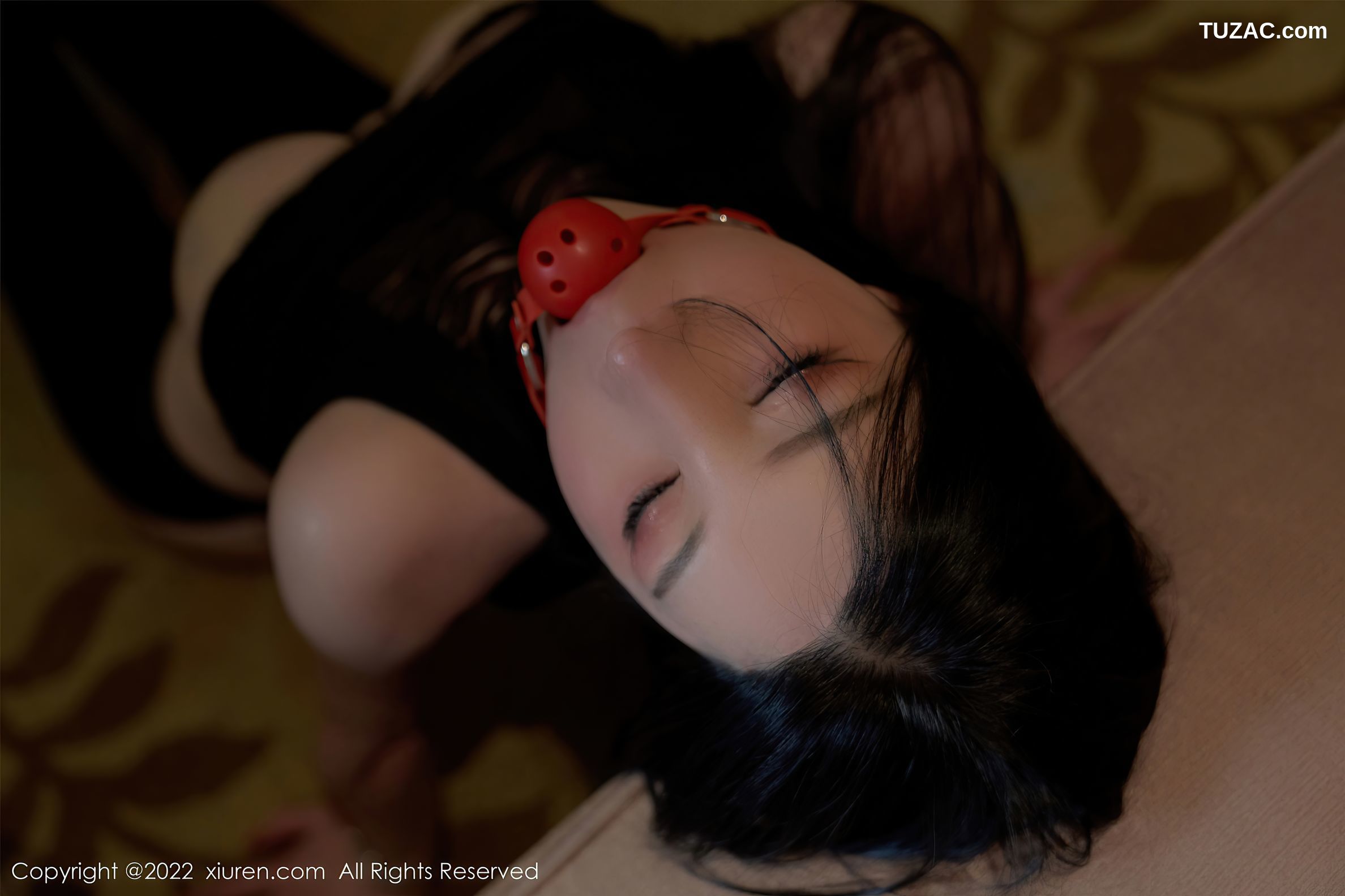 XiuRen秀人网-6073-周于希-元旦的夜主题性感黑色服饰