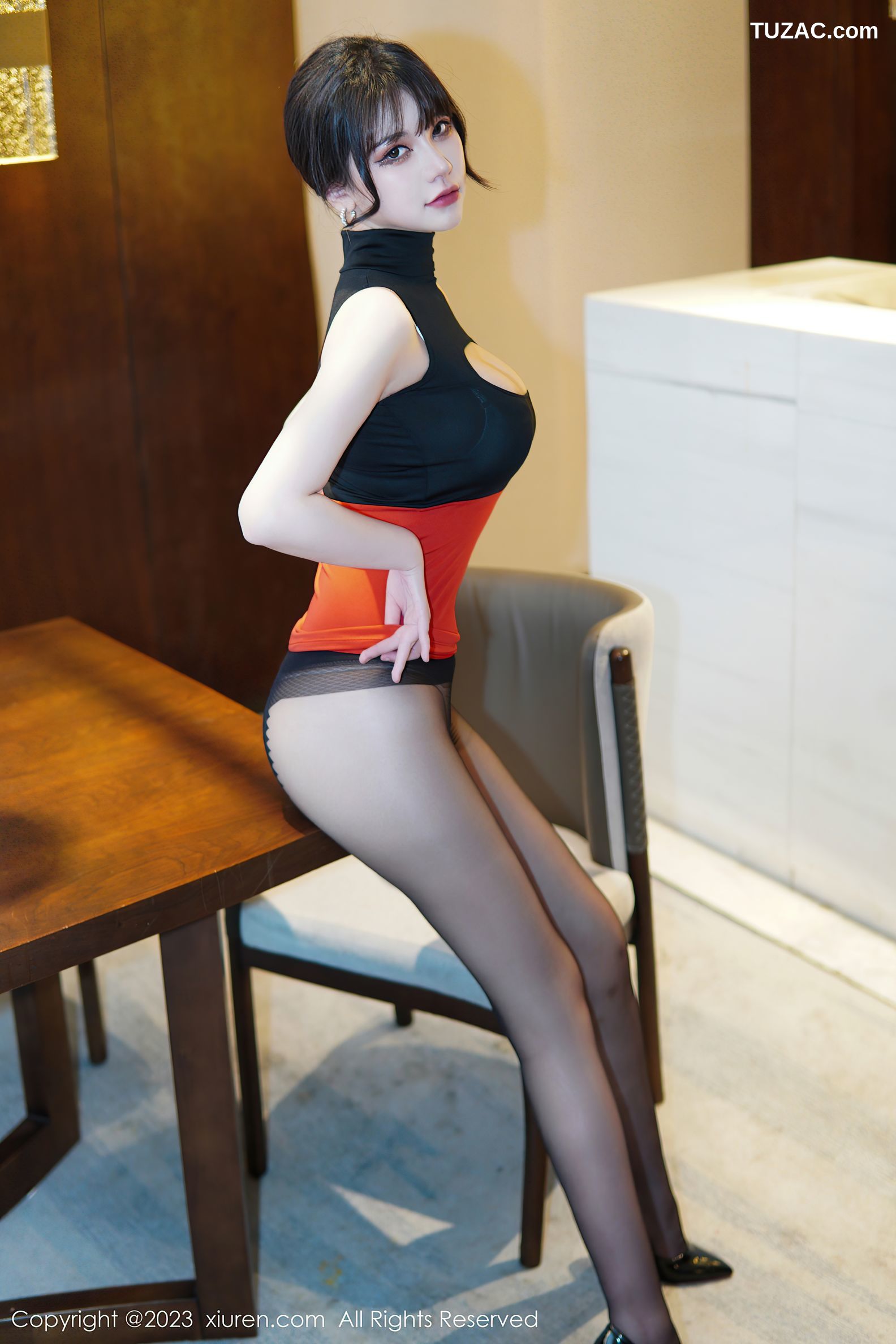 XiuRen秀人网-6075-桃桃子-白色内衣超薄无内黑丝