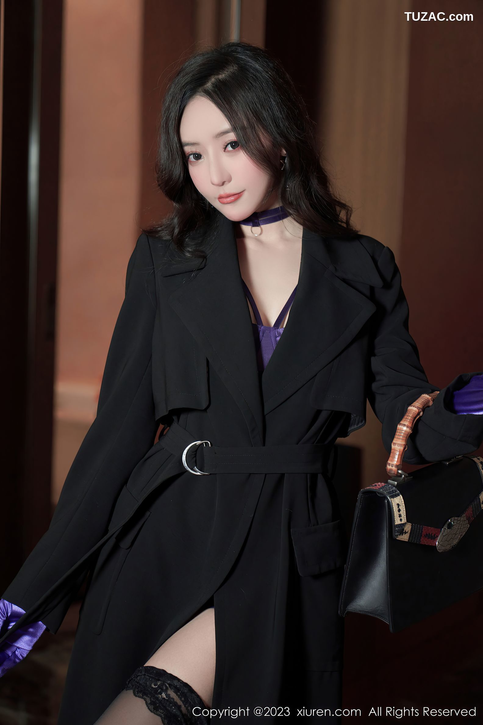 XiuRen秀人网-6078-王馨瑶-黑色外衣紫色情趣内衣
