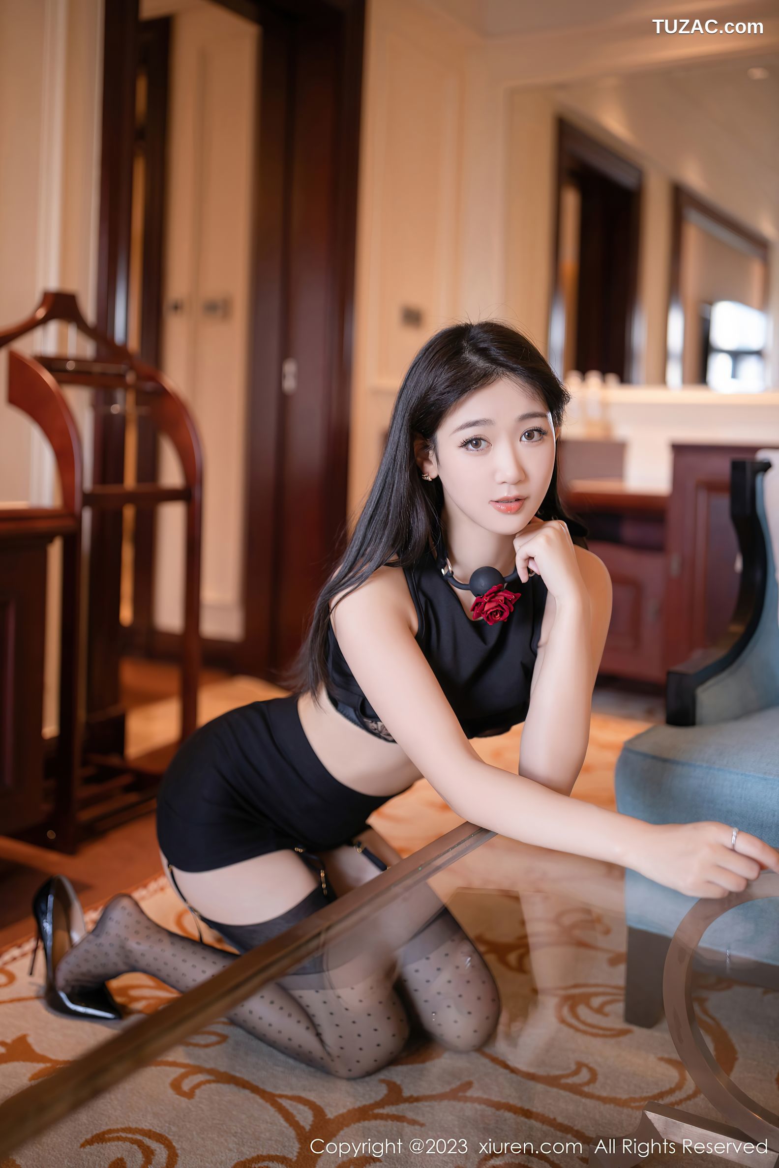 XiuRen秀人网-6079-唐安琪-白色外衣黑蕾丝内衣黑丝