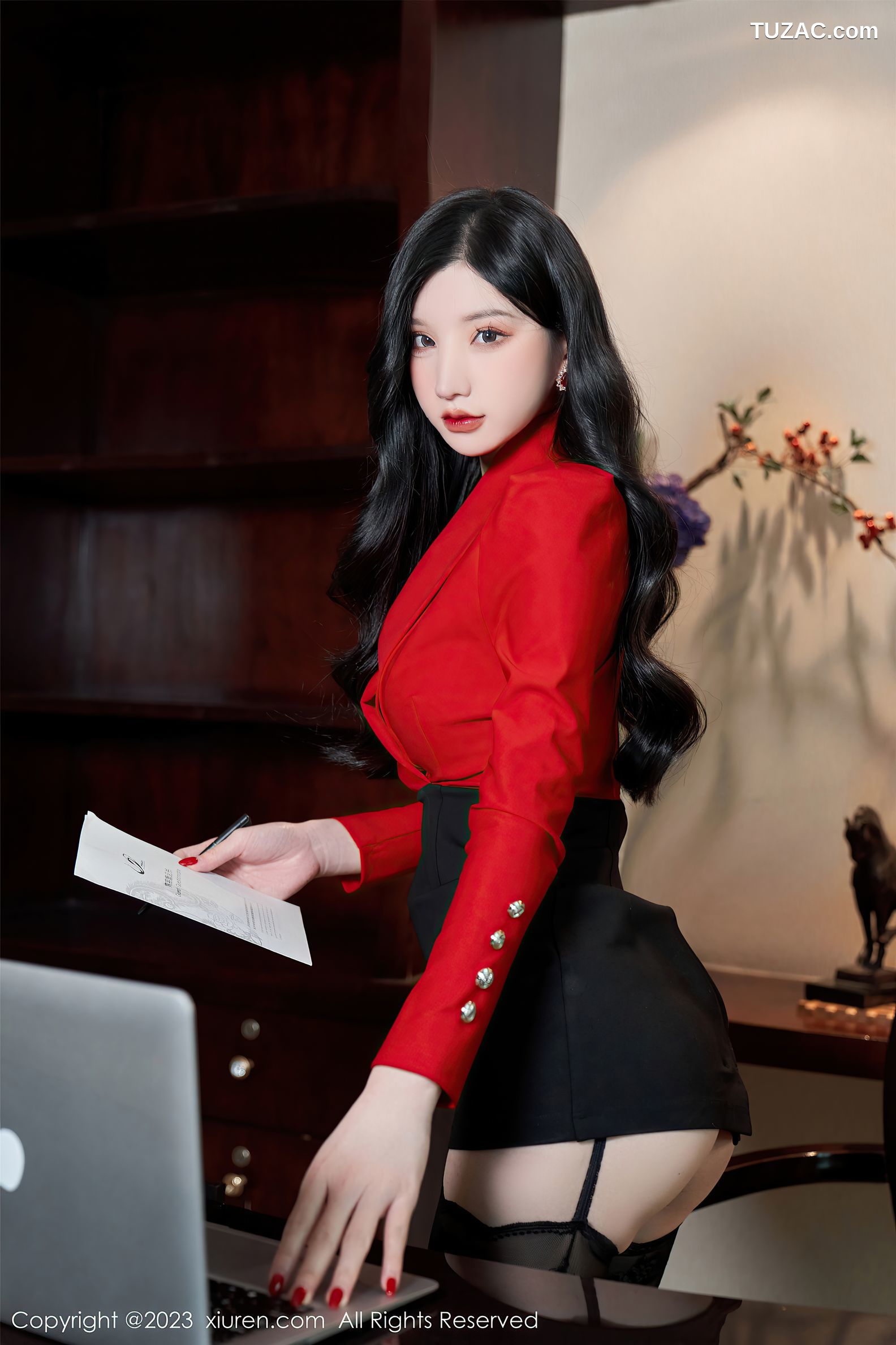 XiuRen秀人网-6101-周于希-办公室秘密主题黑色蕾丝内衣