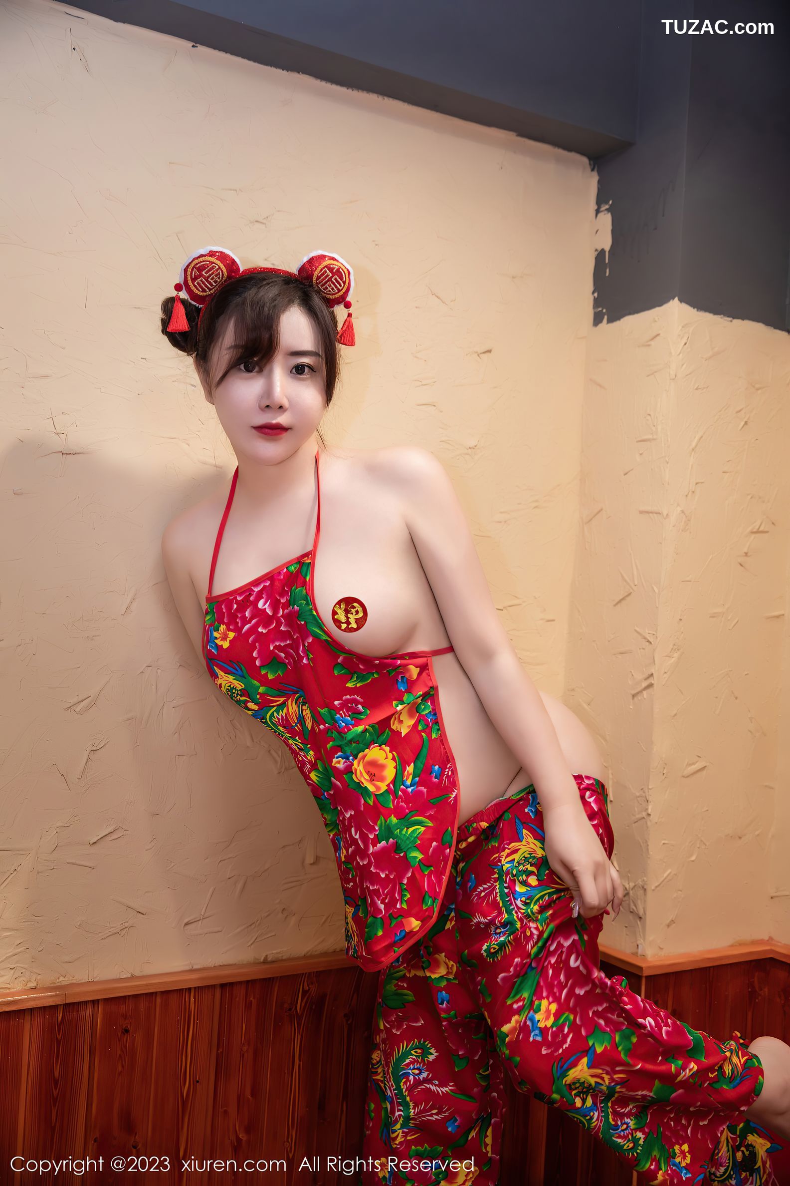 XiuRen秀人网-6121-王婉悠-餐桌场景东北大花布布兜