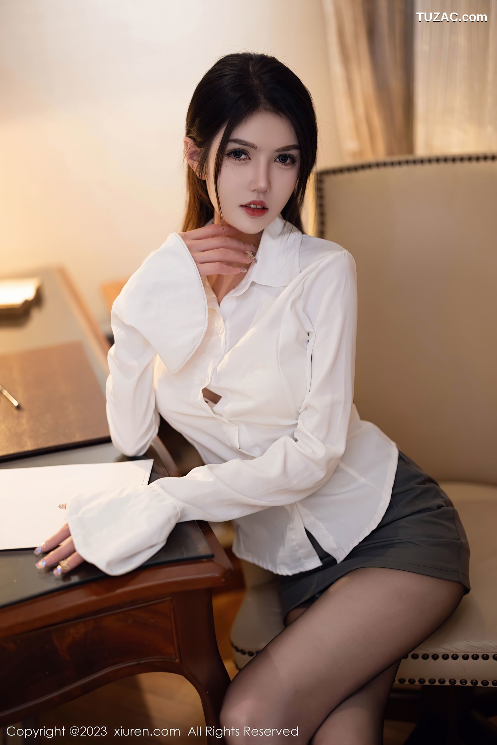XiuRen秀人网-6125-媛媛酱-白T黑短裙白色蕾丝内衣黑丝