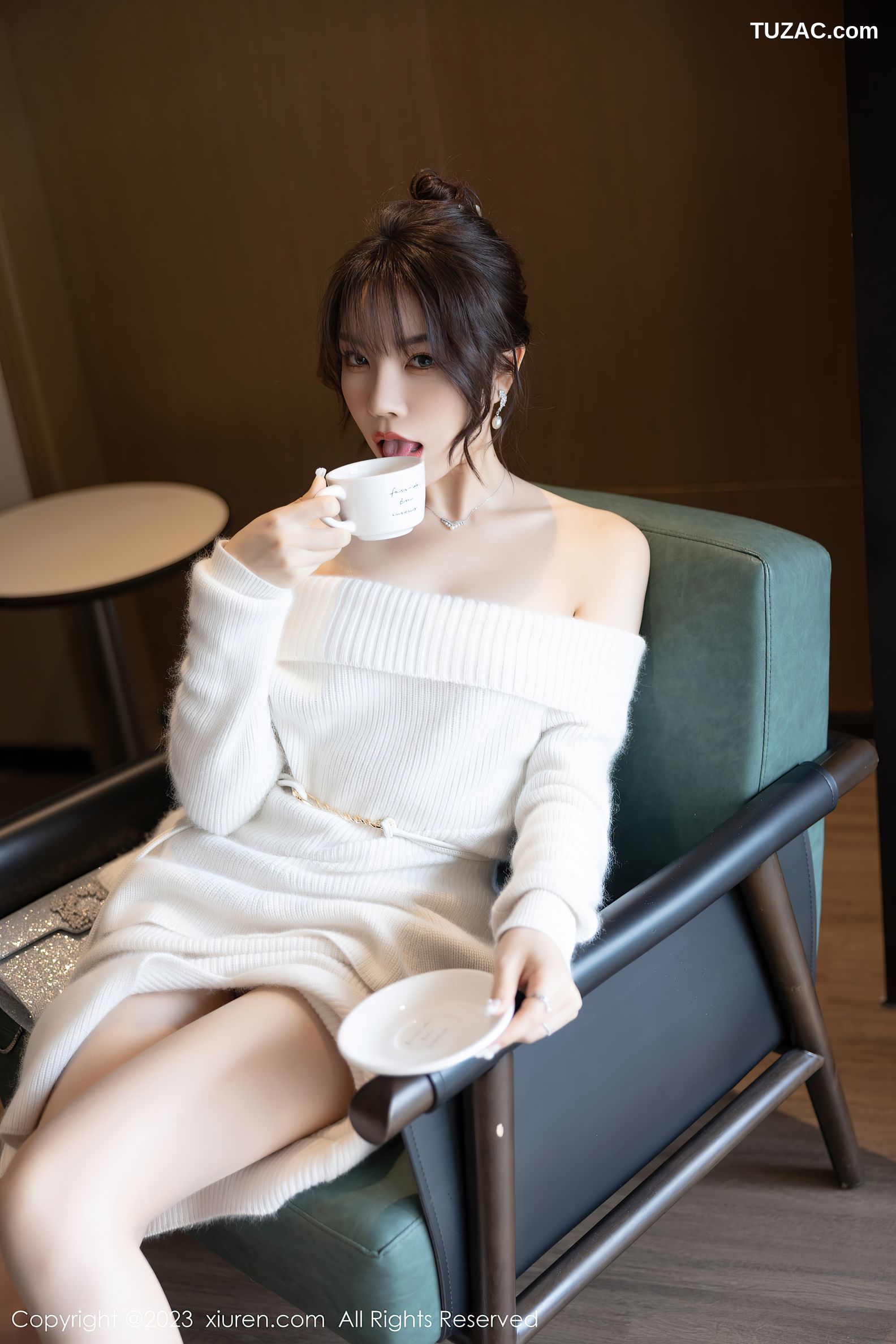 XiuRen秀人网-6132-徐莉芝-露肩连衣长裙白色蕾丝内衣