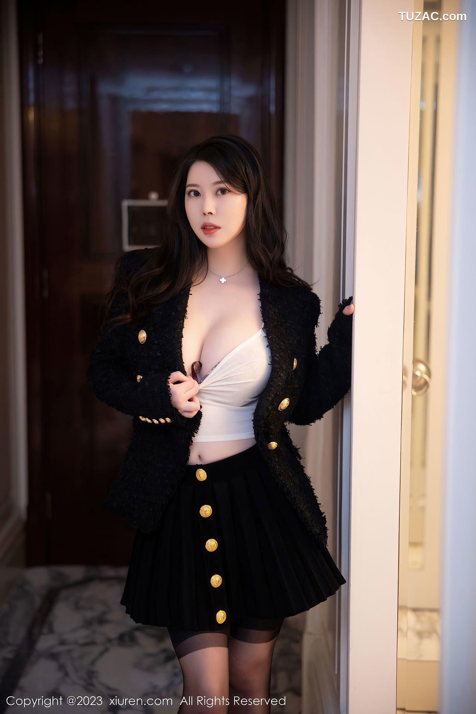 XiuRen秀人网-6147-白茹雪-金色带图案内衣黑丝吊带袜