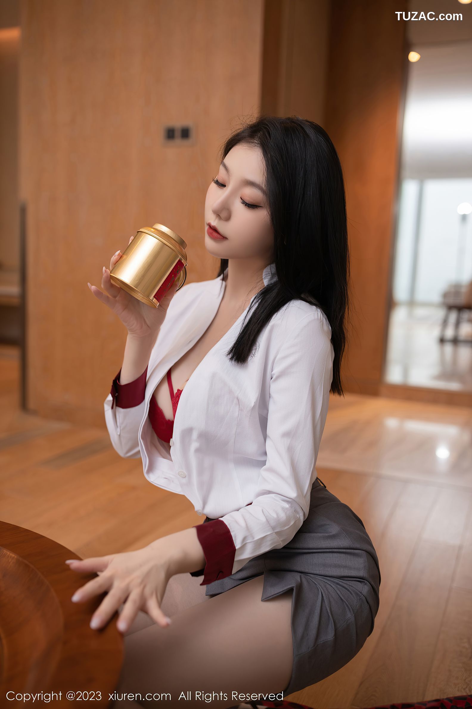 XiuRen秀人网-6148-安然-空姐角色扮演制服红色蕾丝内衣