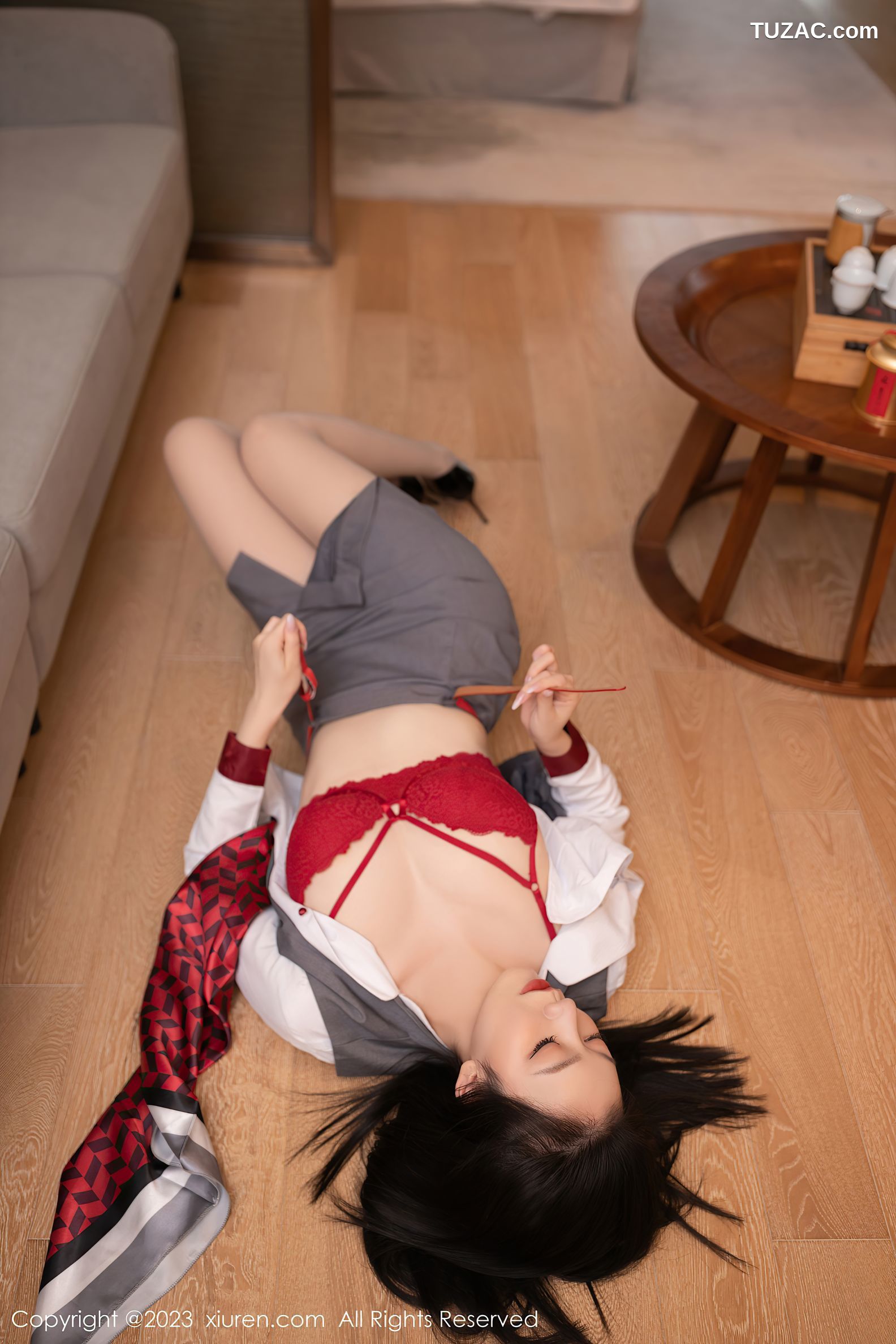 XiuRen秀人网-6148-安然-空姐角色扮演制服红色蕾丝内衣