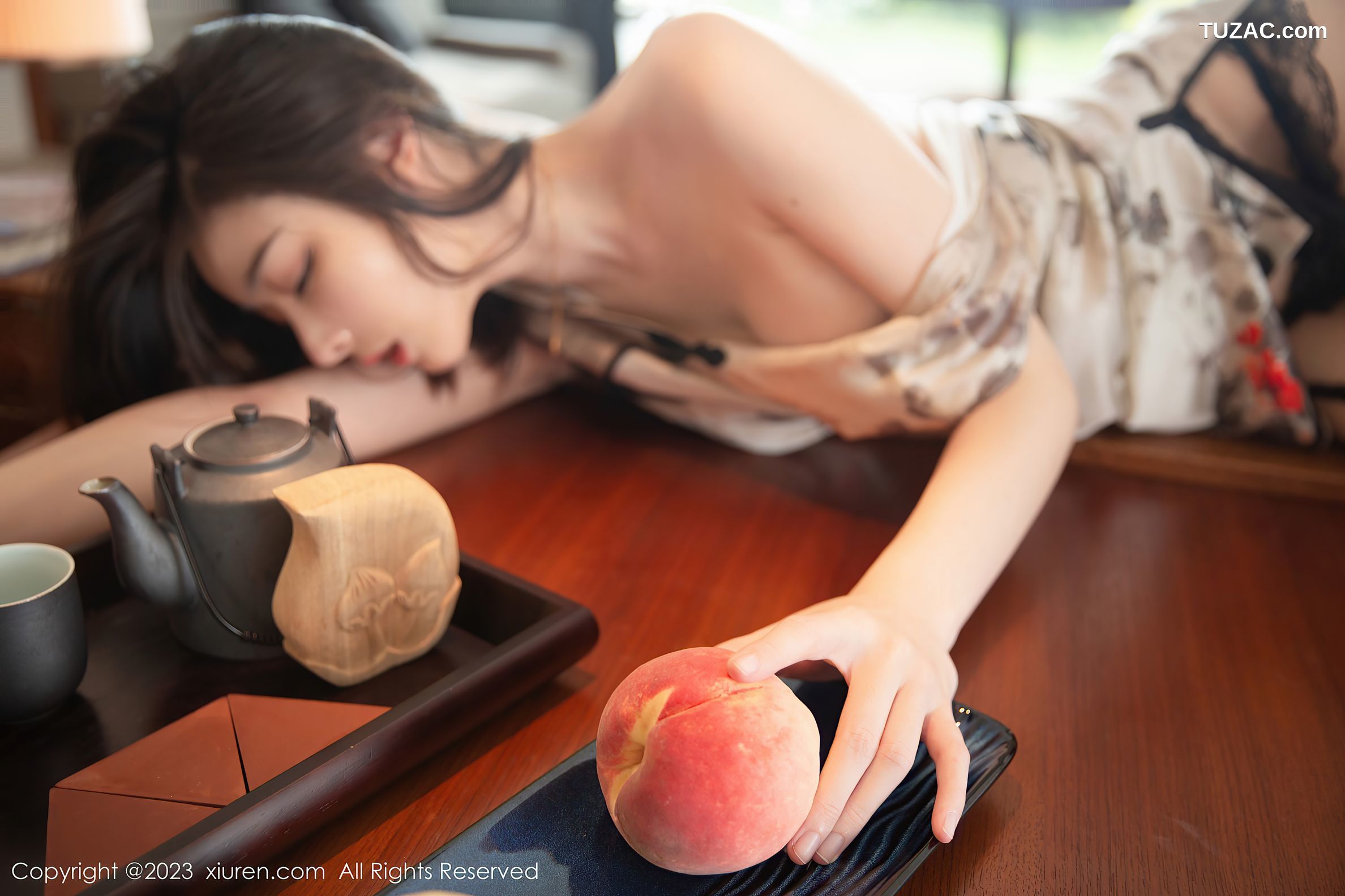 XiuRen秀人网-6157-是小逗逗-印花旗袍黑丝