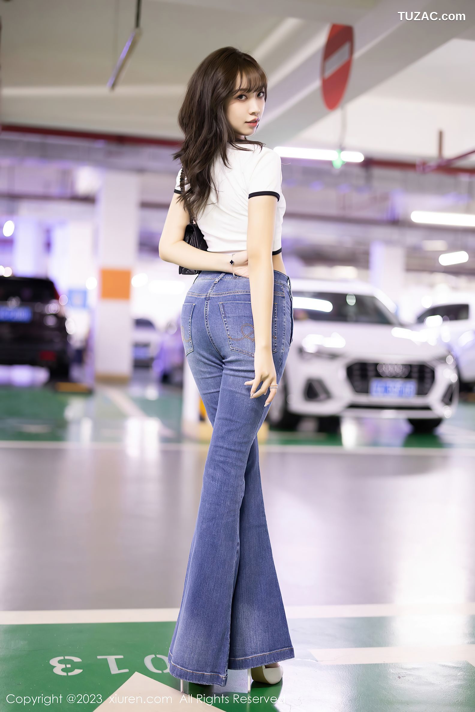 XiuRen秀人网-6160-郑颖姗-白色上衣牛仔长裤蕾丝内衣肉丝